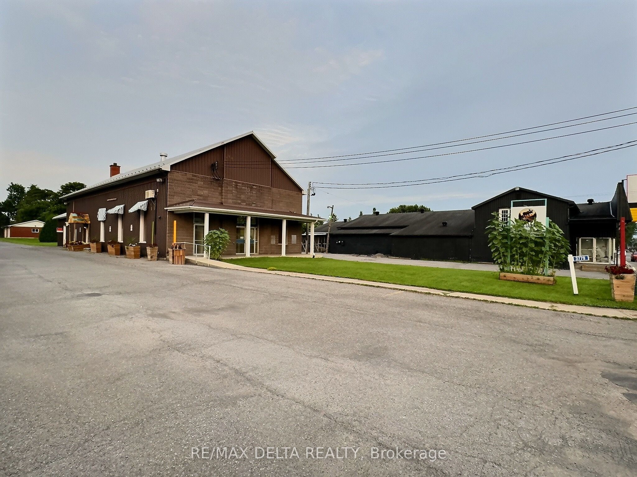 3779 Champlain Street Property Photo 4
