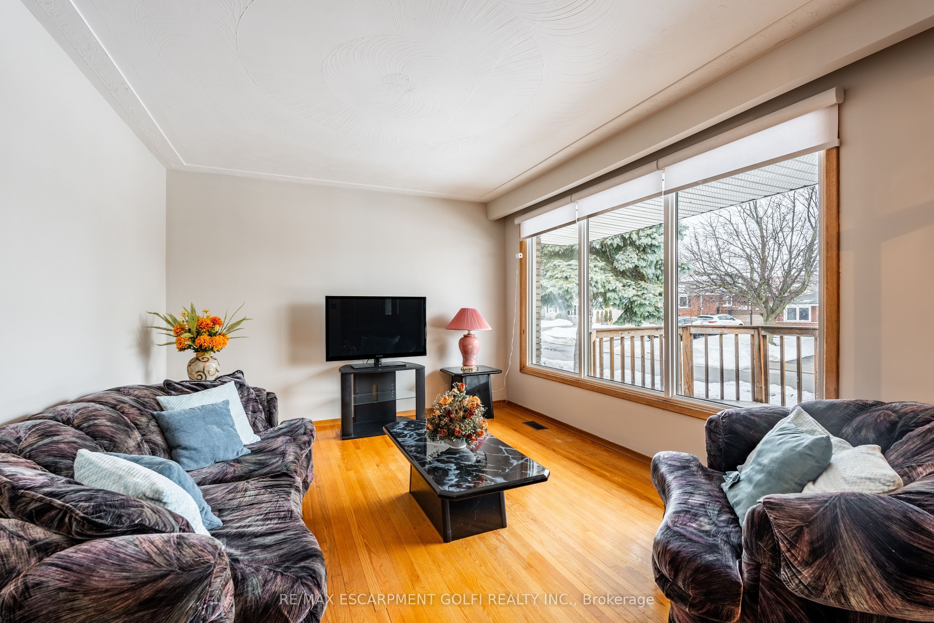 16 Gatineau Drive Property Photo 8