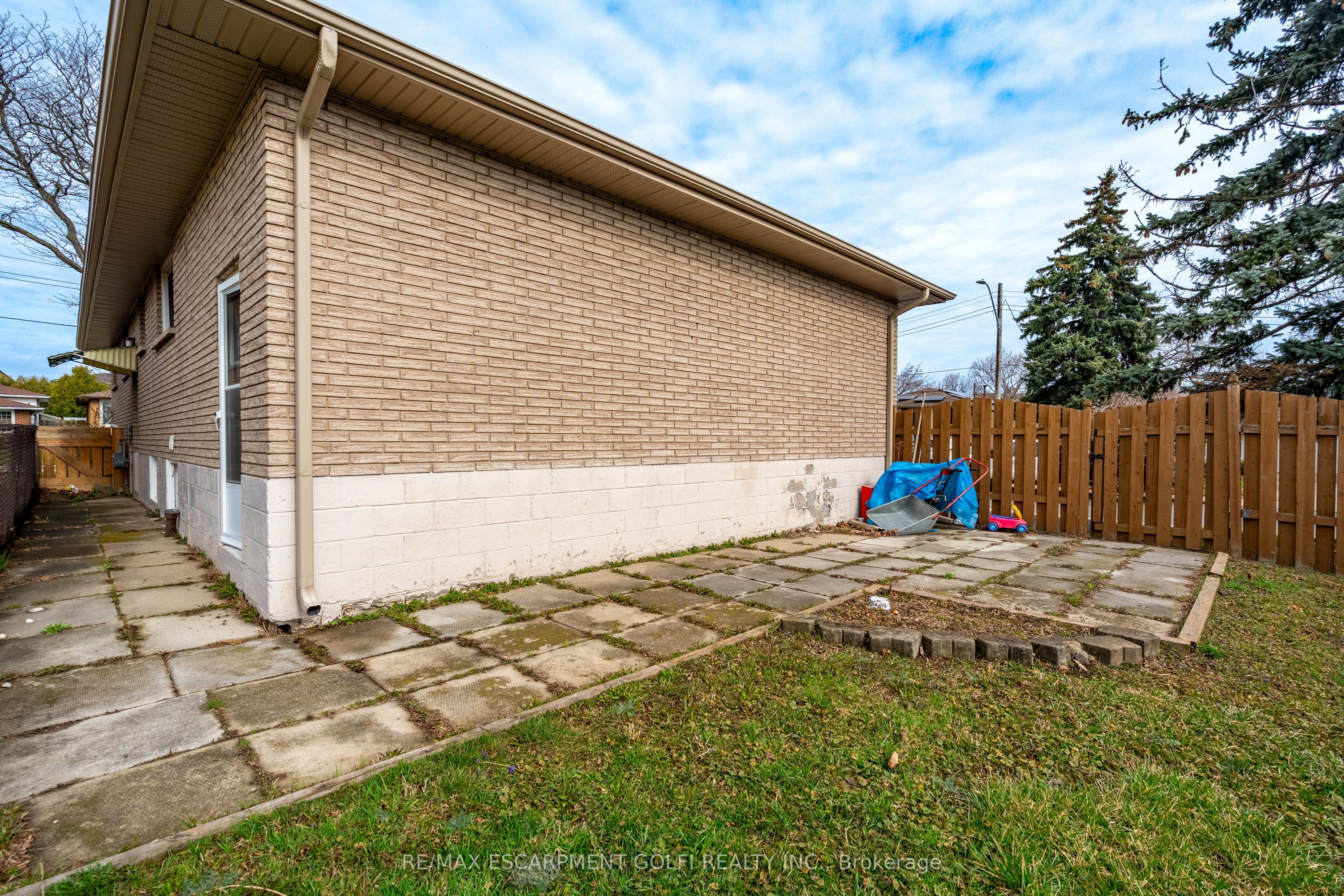 16 Gatineau Drive Property Photo 34