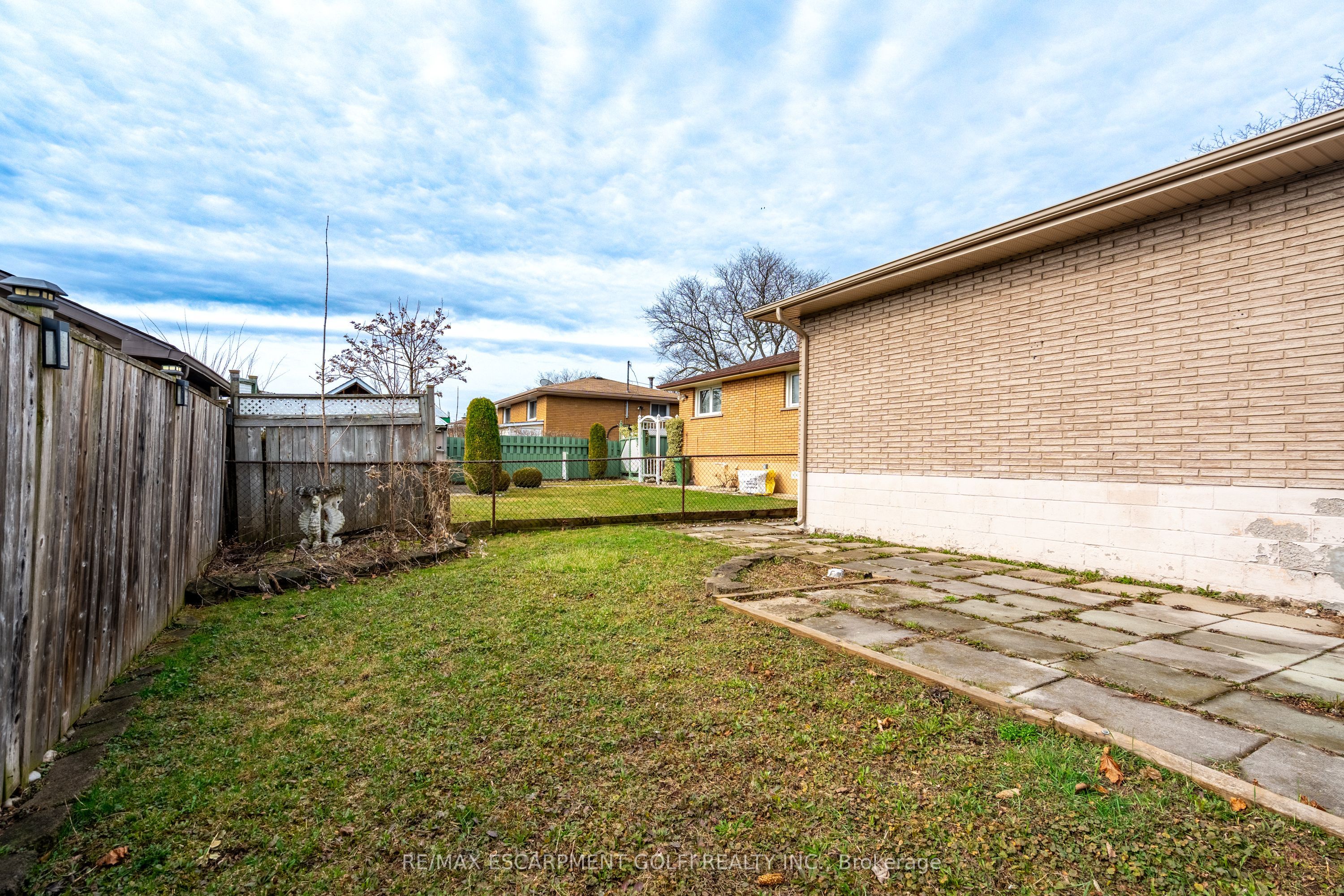16 Gatineau Drive Property Photo 35