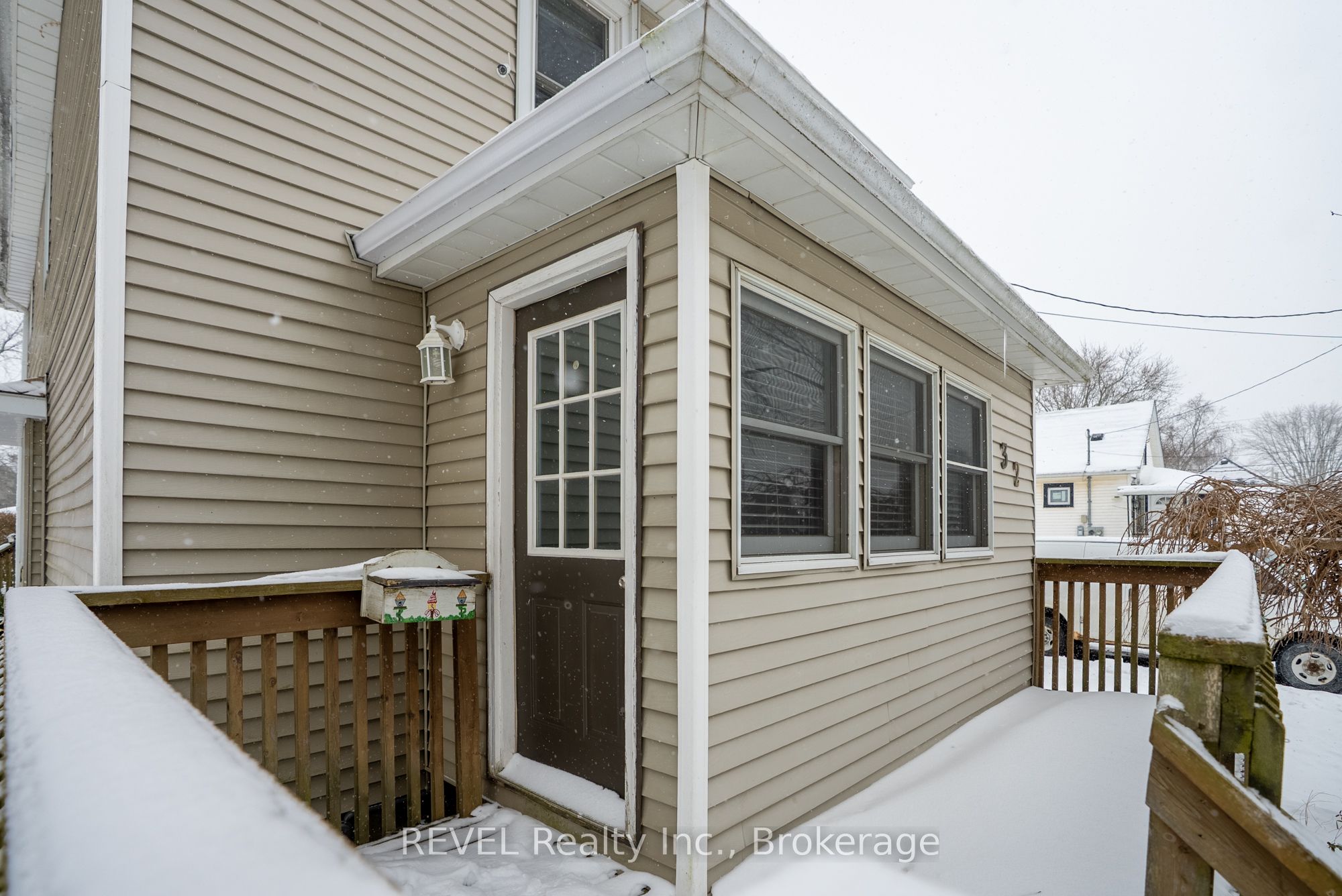 32 Bay Avenue Property Photo 2