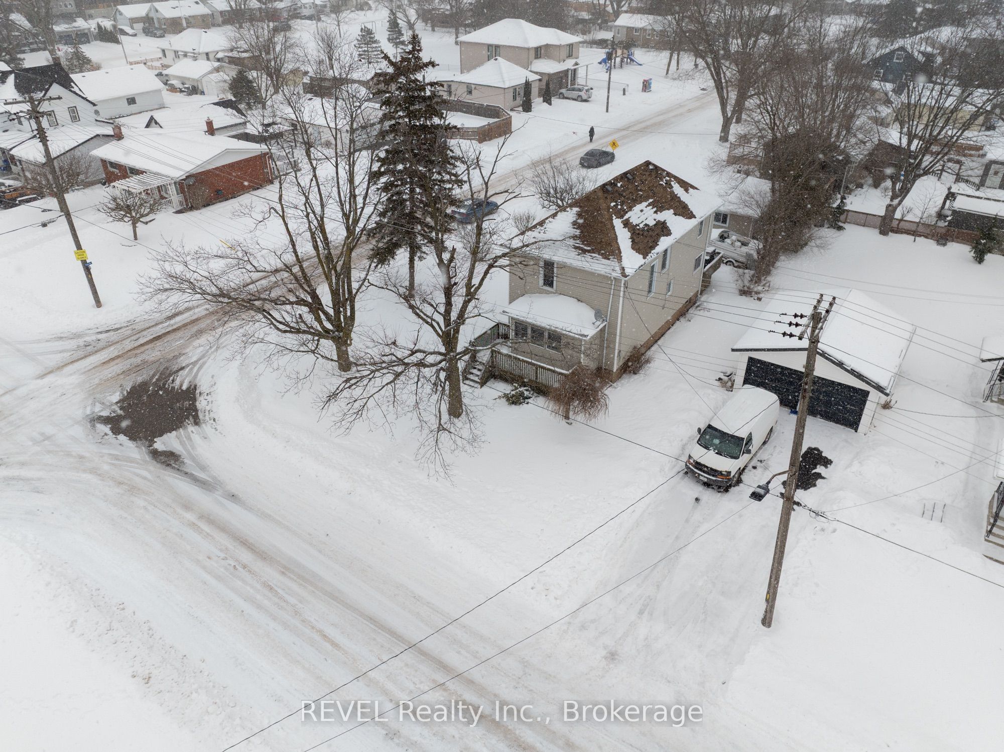 32 Bay Avenue Property Photo 5
