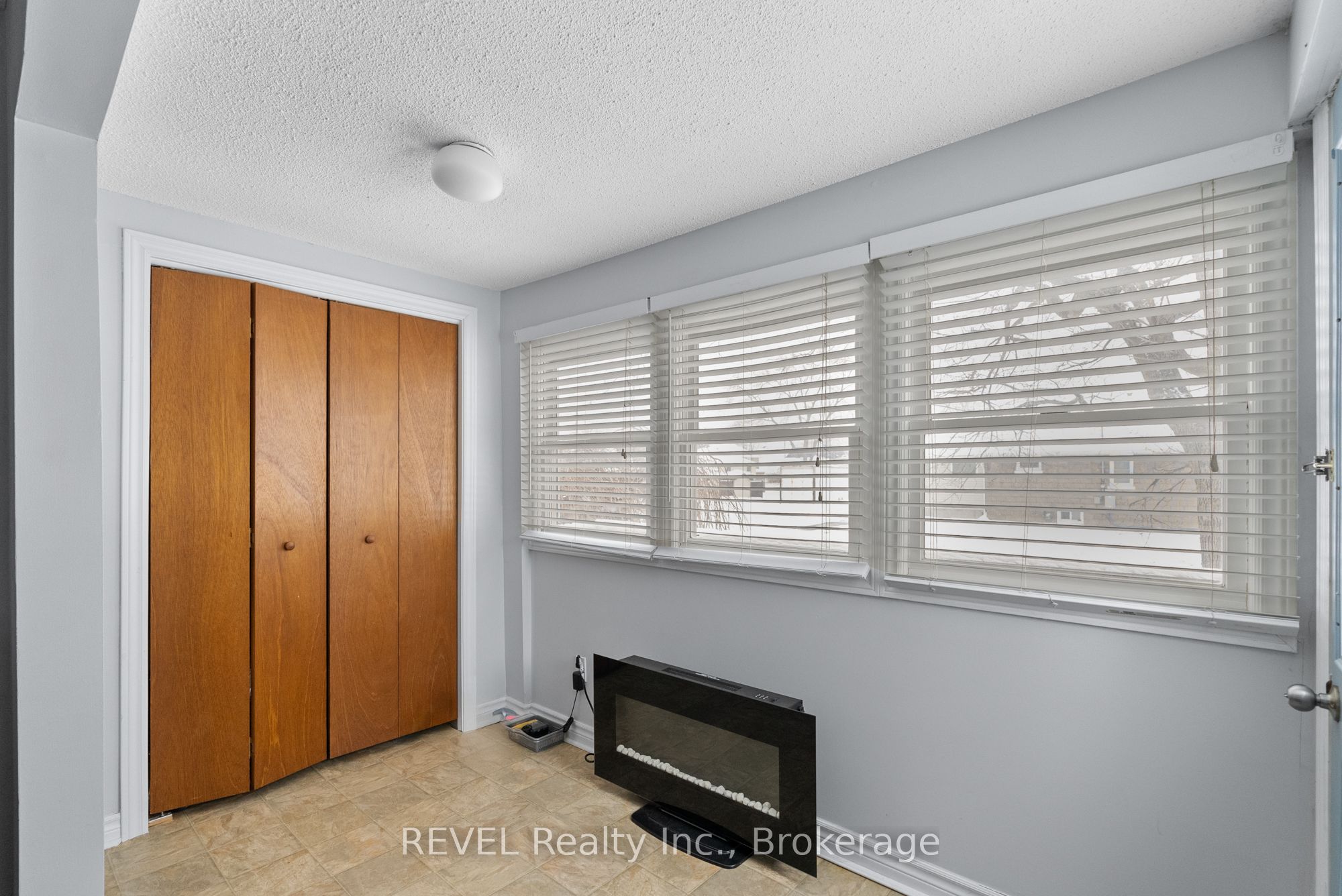 32 Bay Avenue Property Photo 7