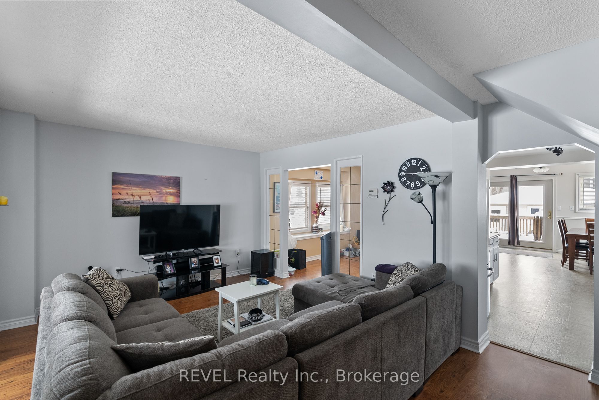 32 Bay Avenue Property Photo 9