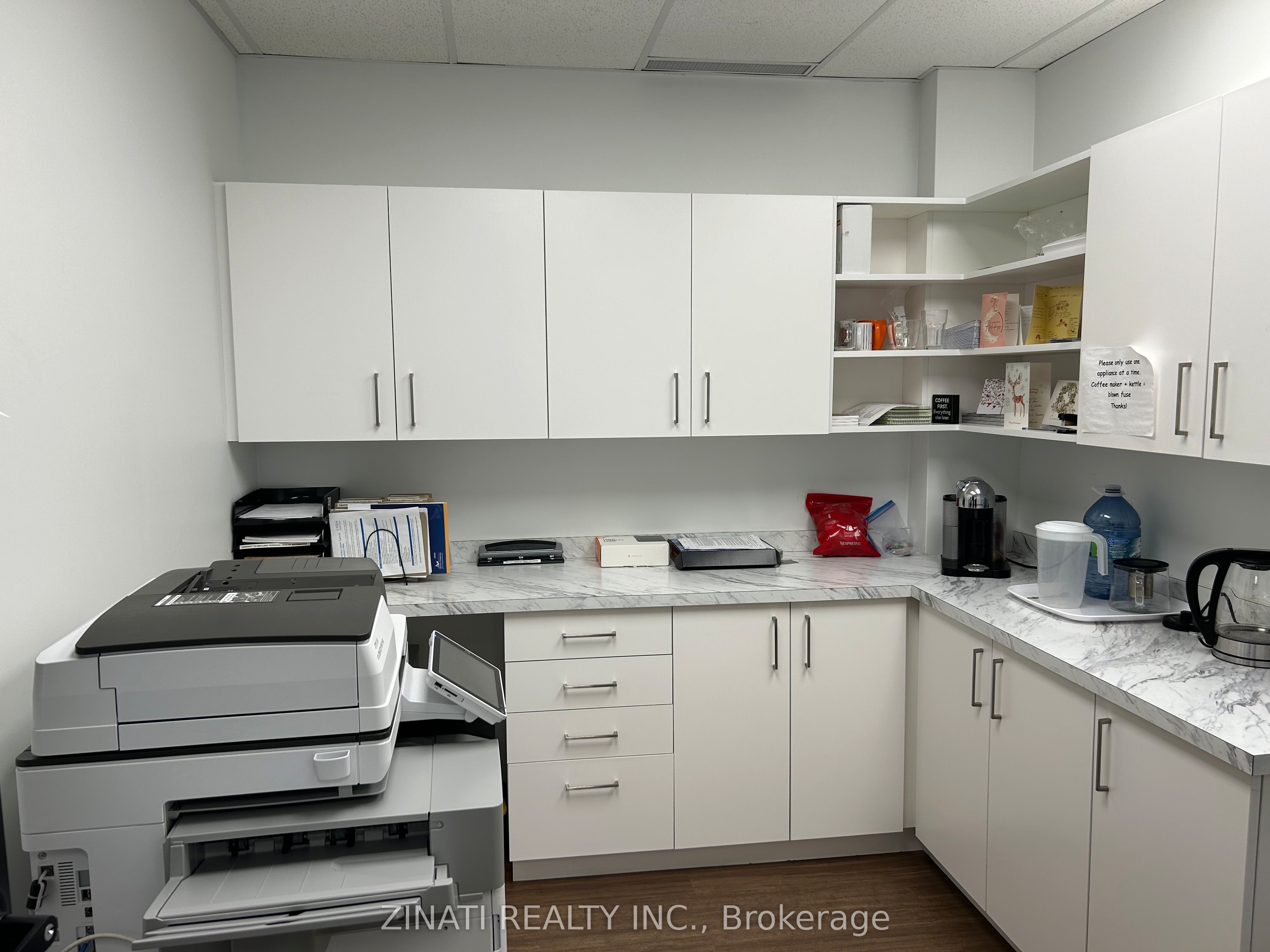 #100-101 - 250 City Centre Avenue Property Photo 8