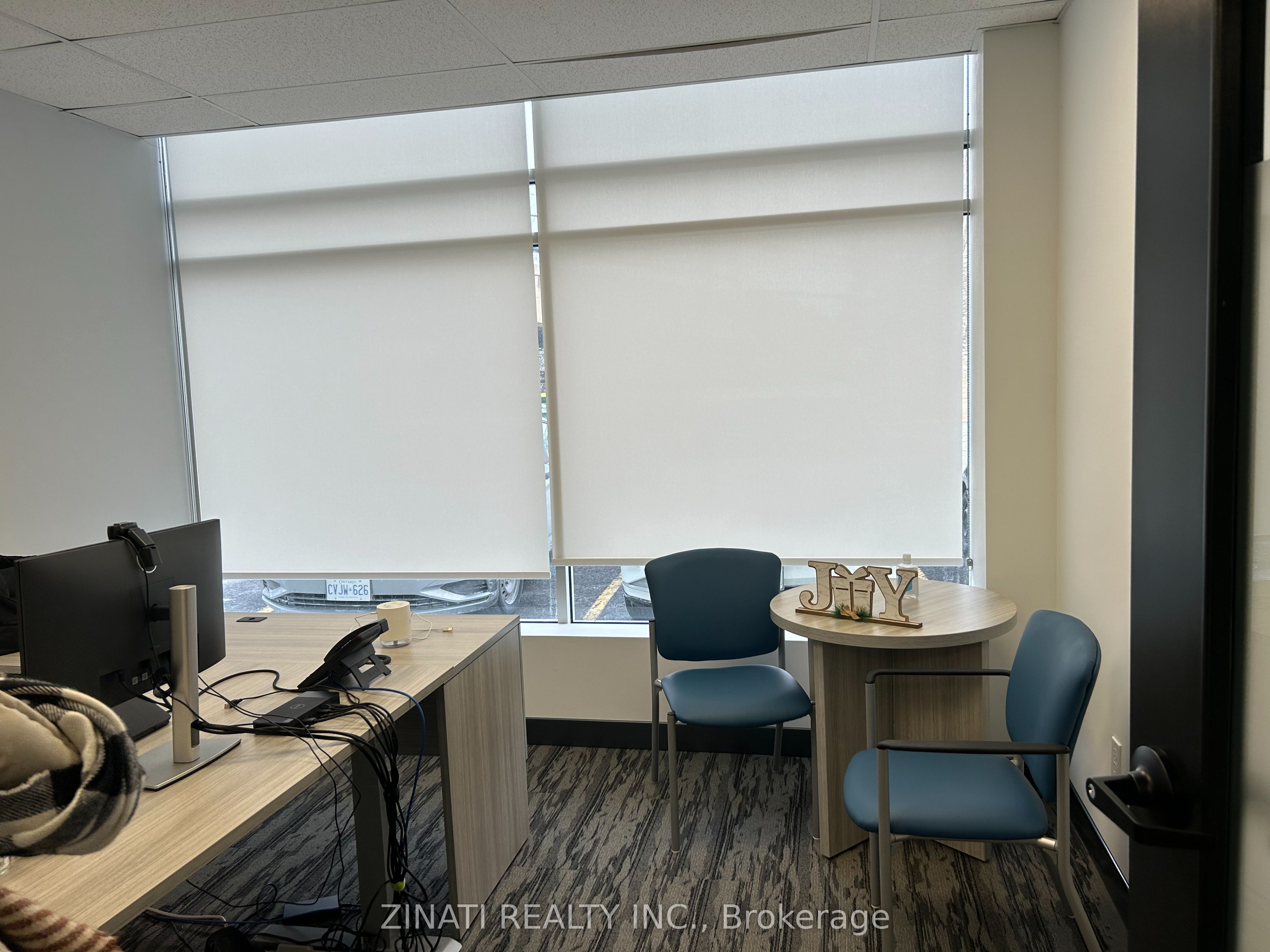 #100-101 - 250 City Centre Avenue Property Photo 16