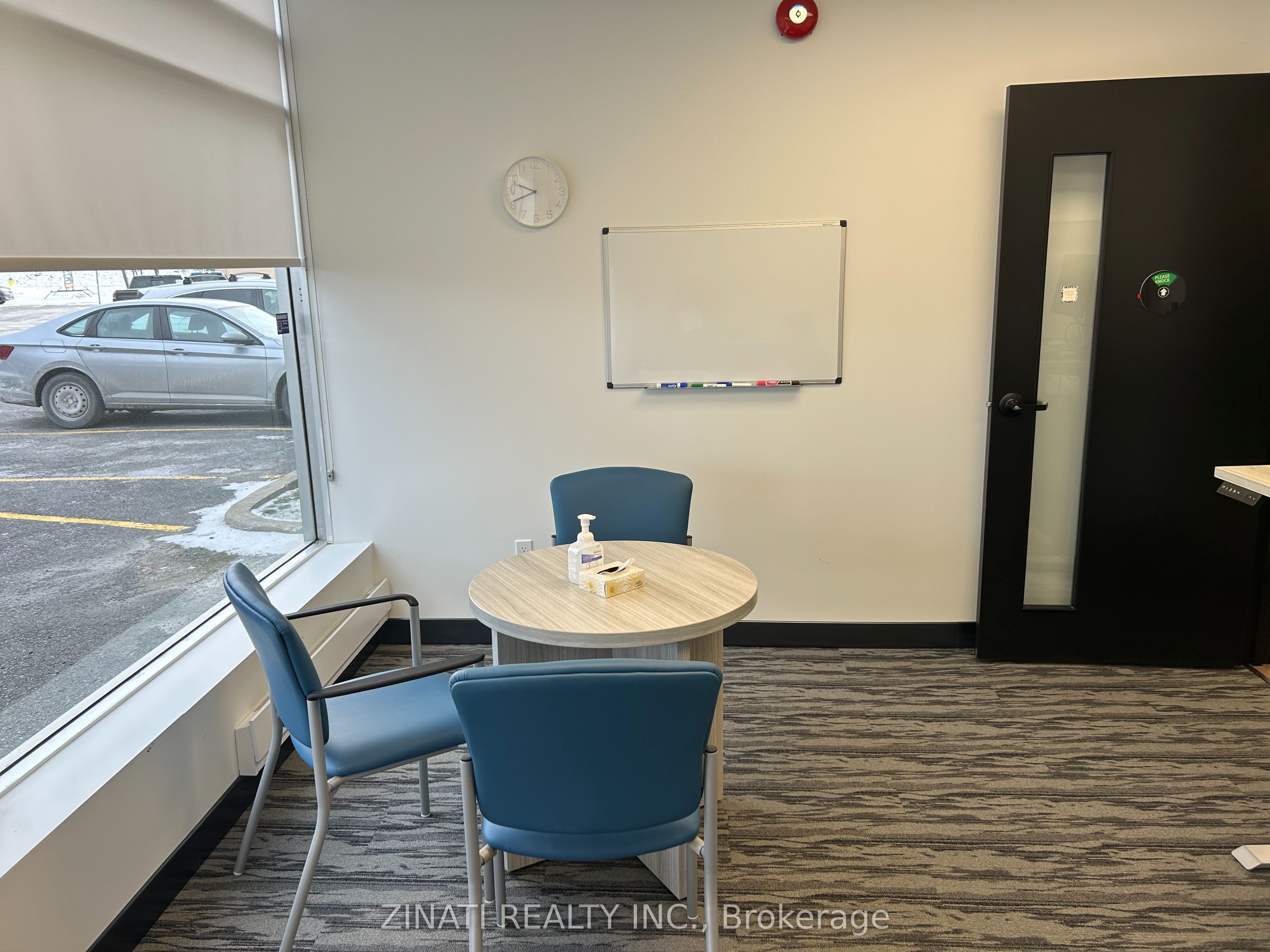 #100-101 - 250 City Centre Avenue Property Photo 21