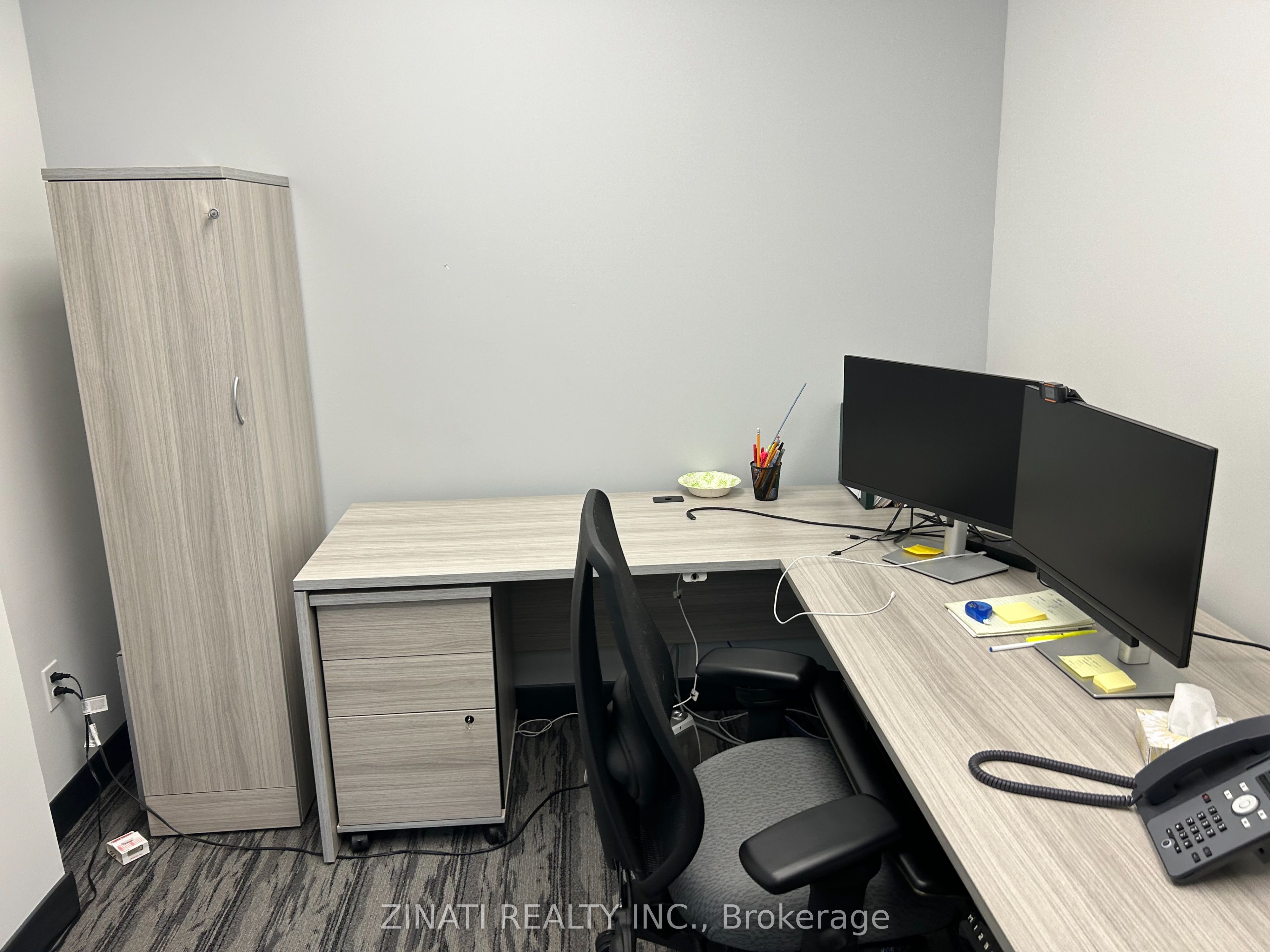 #100-101 - 250 City Centre Avenue Property Photo 22