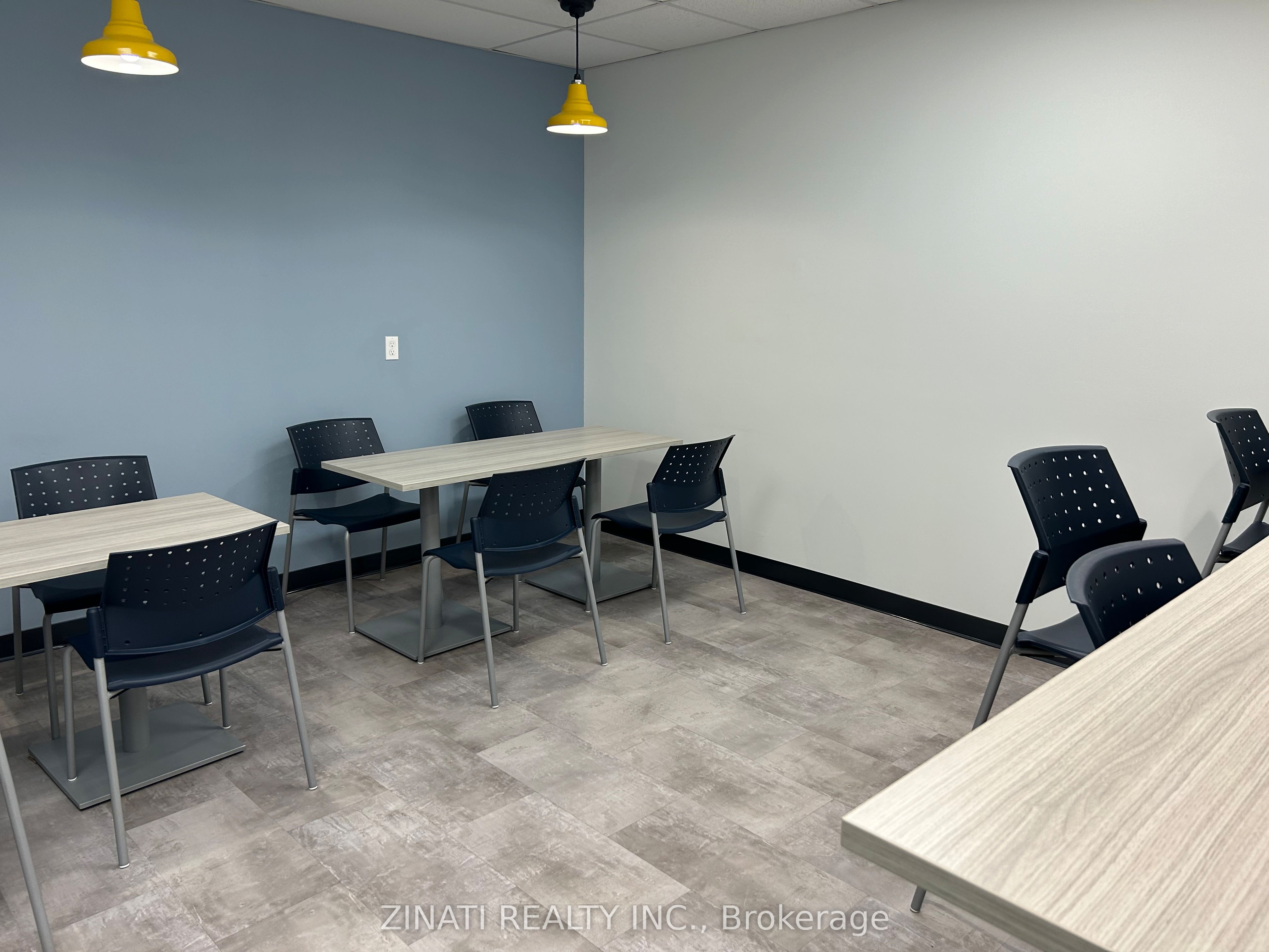 #100-101 - 250 City Centre Avenue Property Photo 31