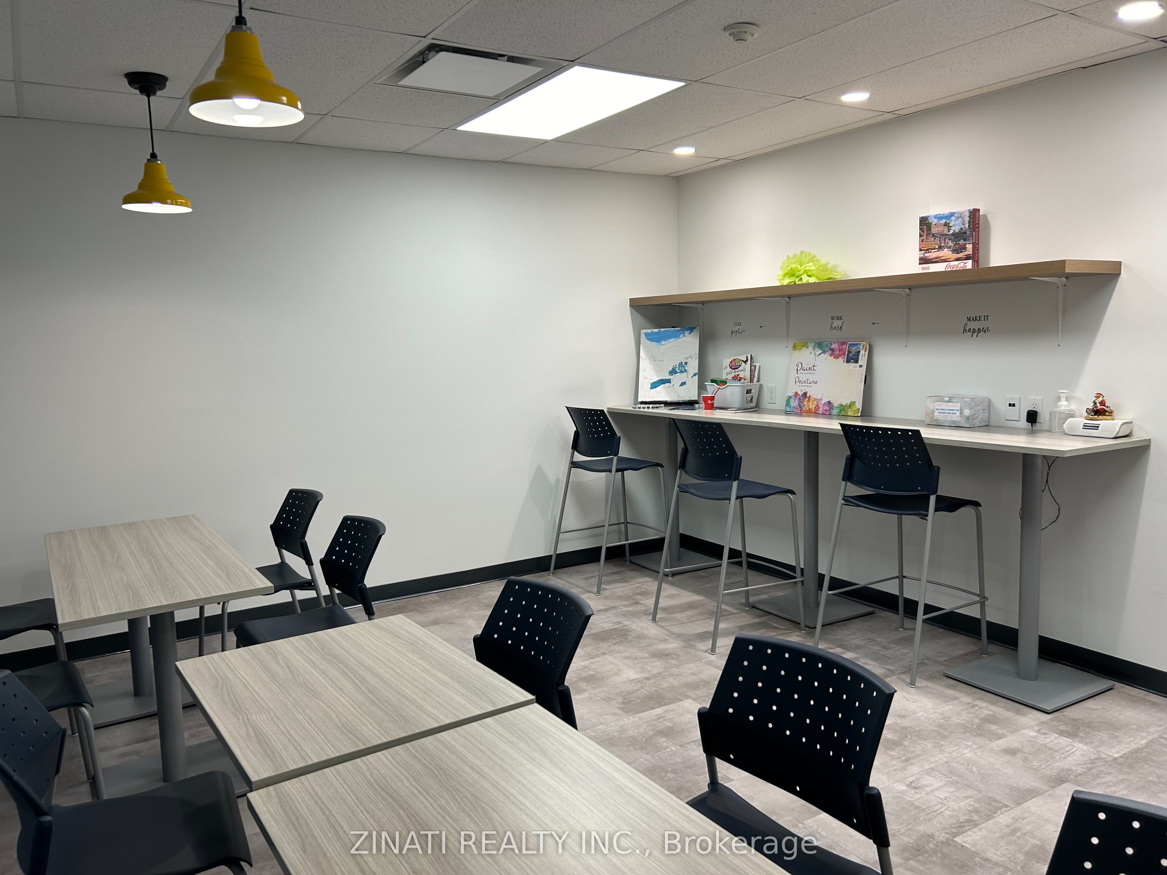 #100-101 - 250 City Centre Avenue Property Photo 32
