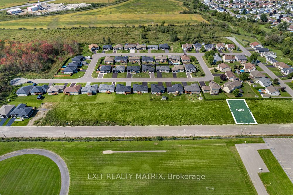700 West St Property Photo