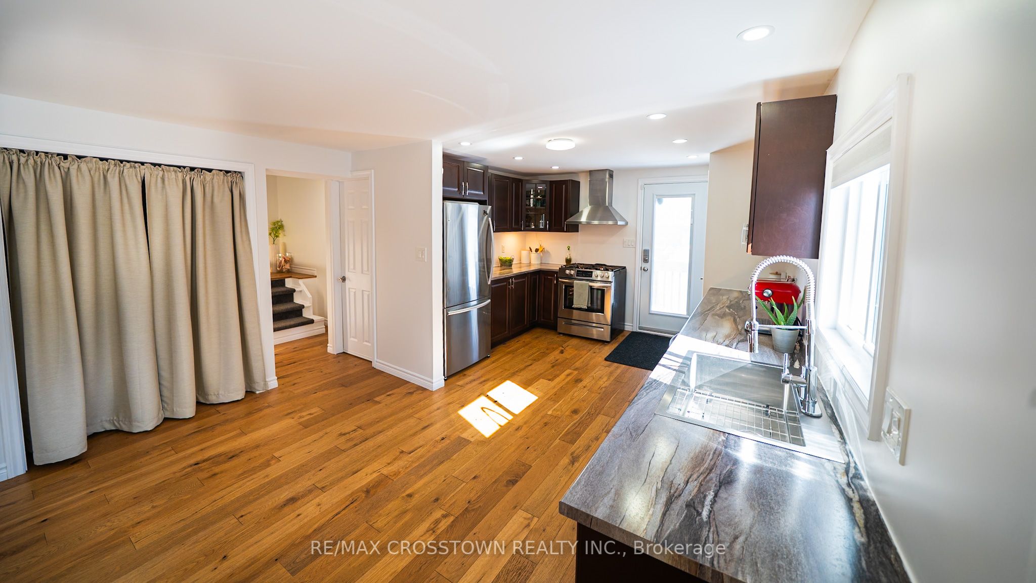 168 Victoria Street Property Photo 4