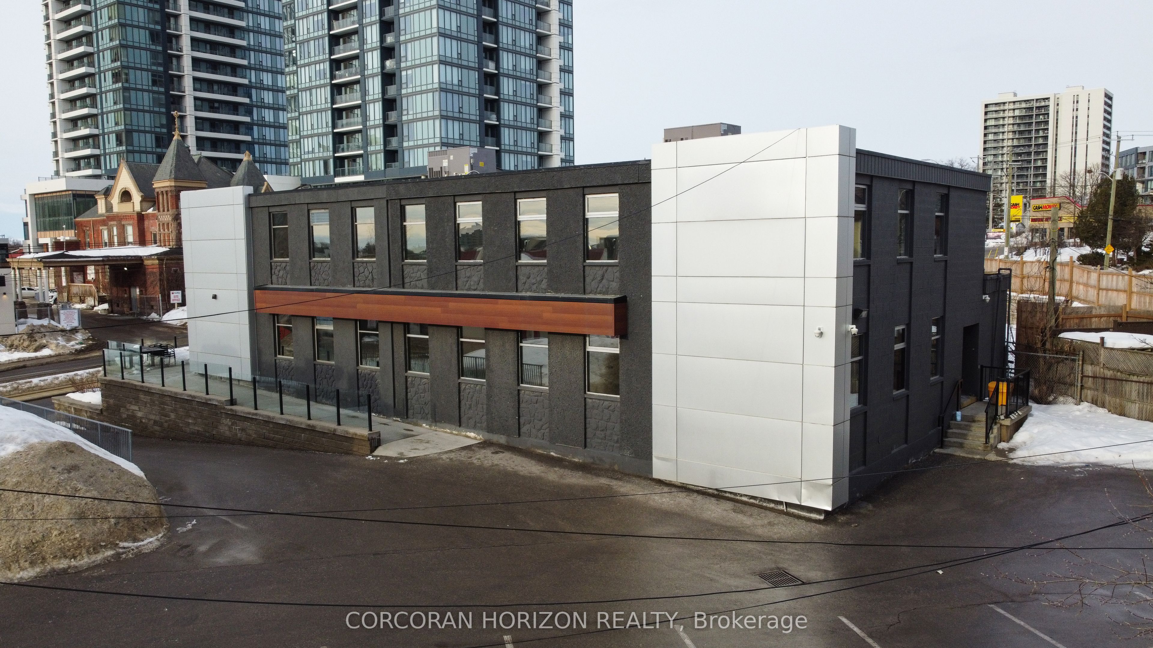 618 King Street Property Photo 4