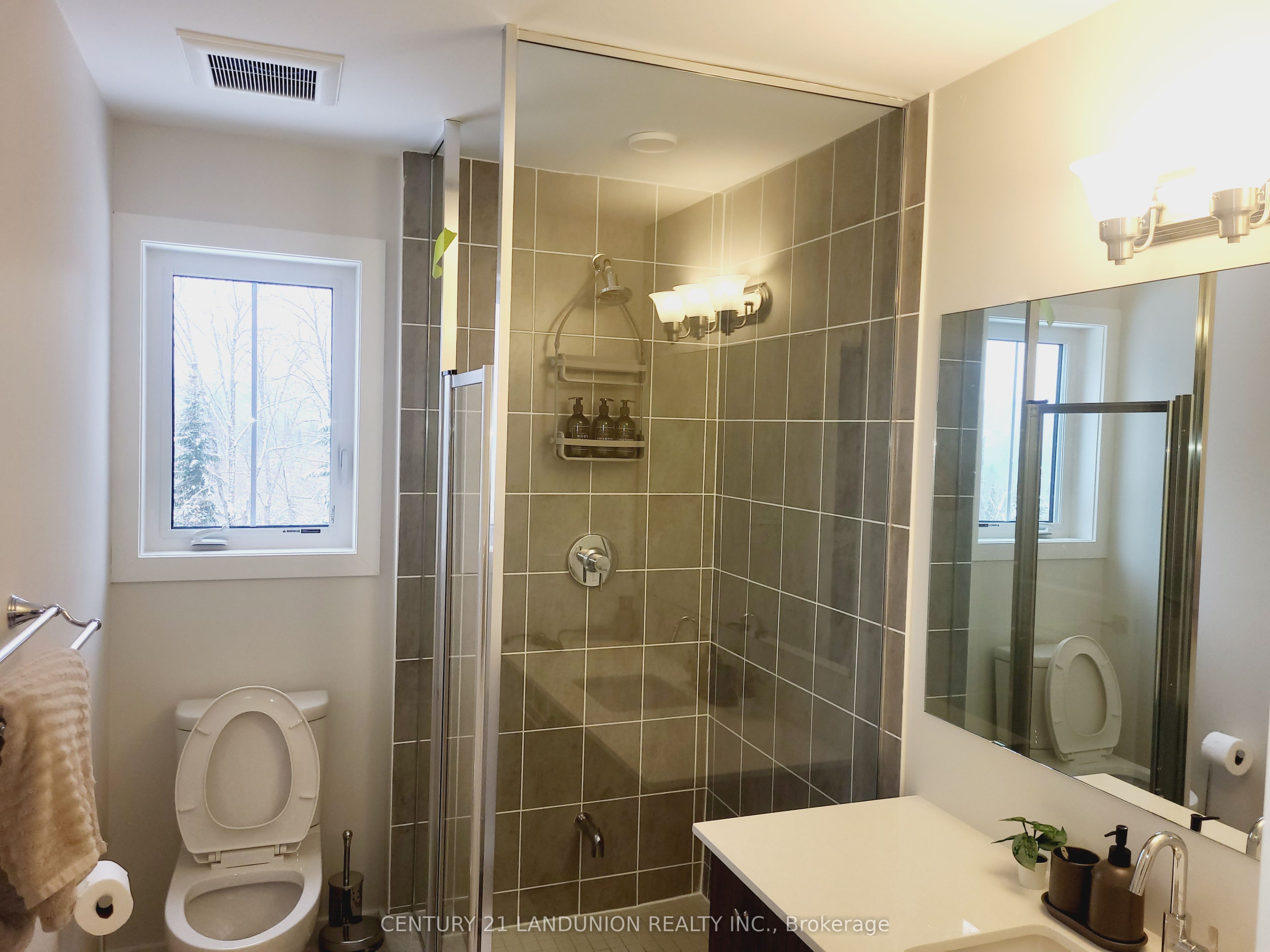 #21 - 1014 Ridgeline Drive Property Photo 27