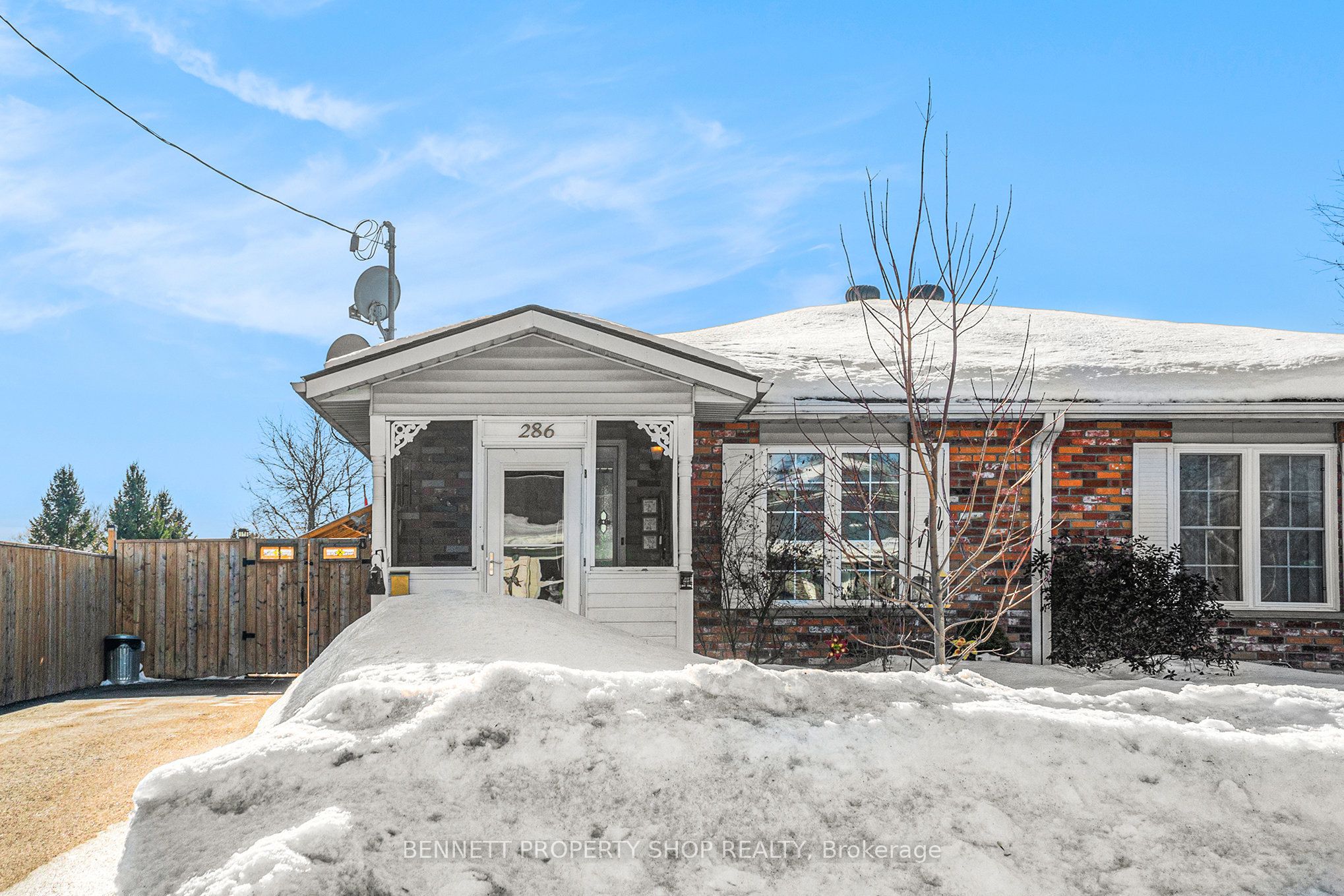 286 Thompson Street Property Photo