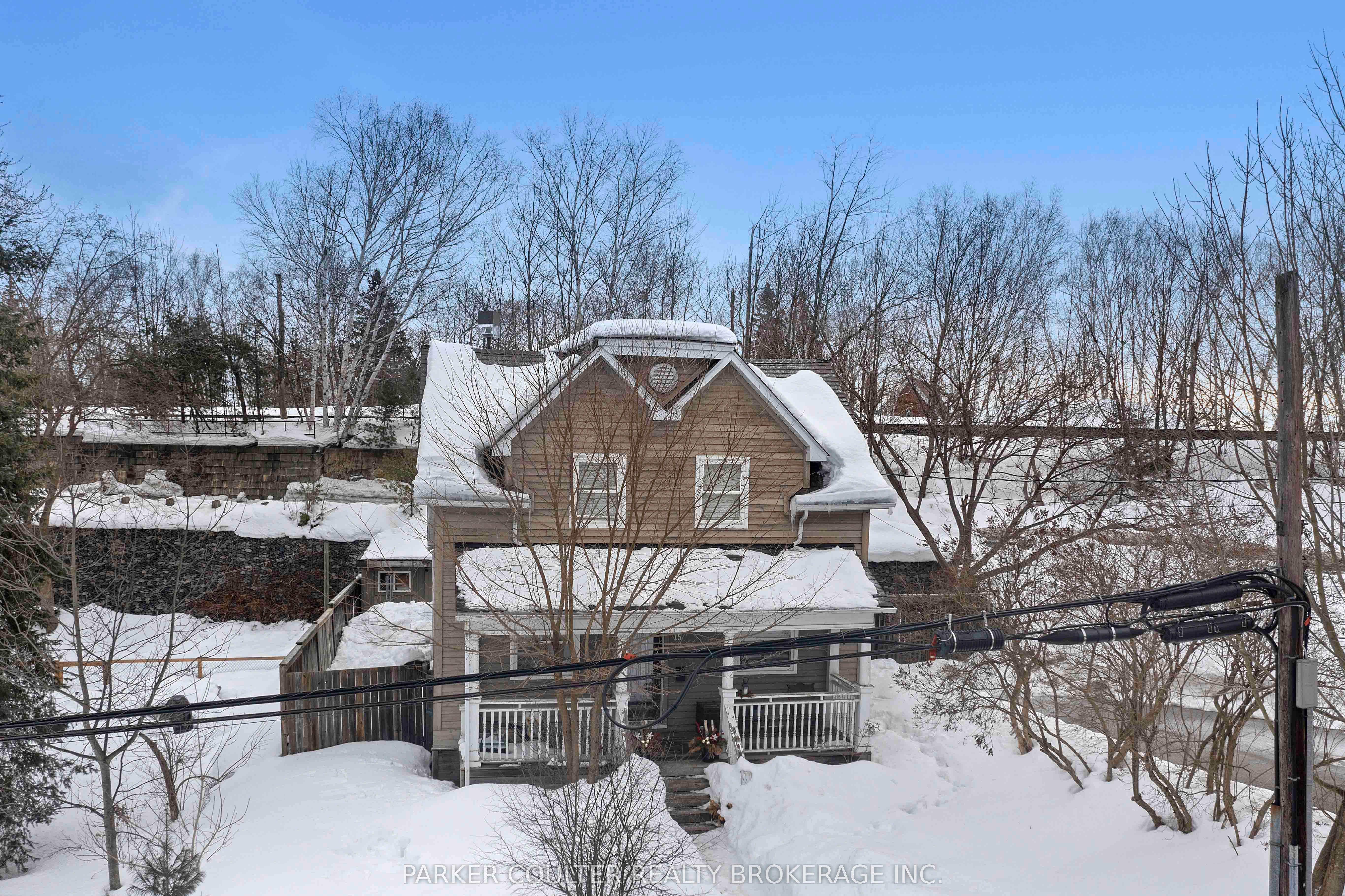 15 Waubeek St Property Photo