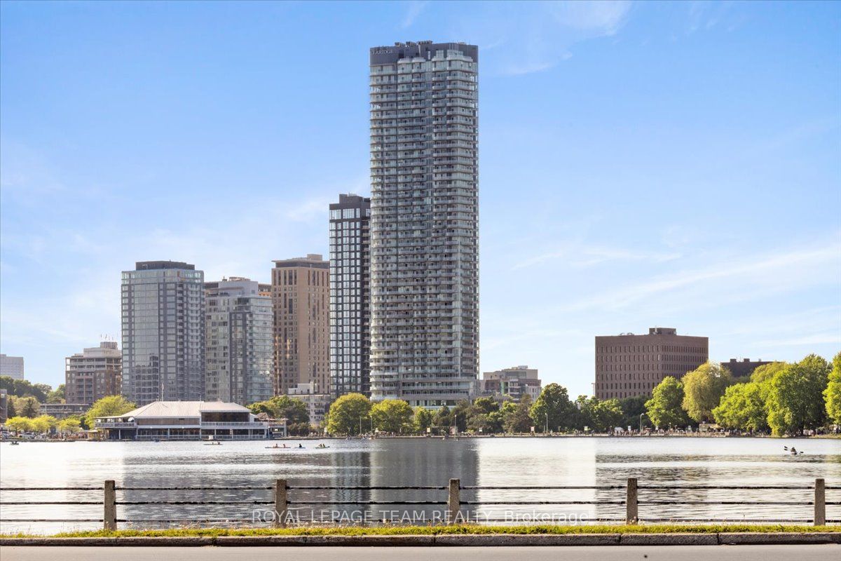 #3301 - 805 Carling Avenue Property Photo