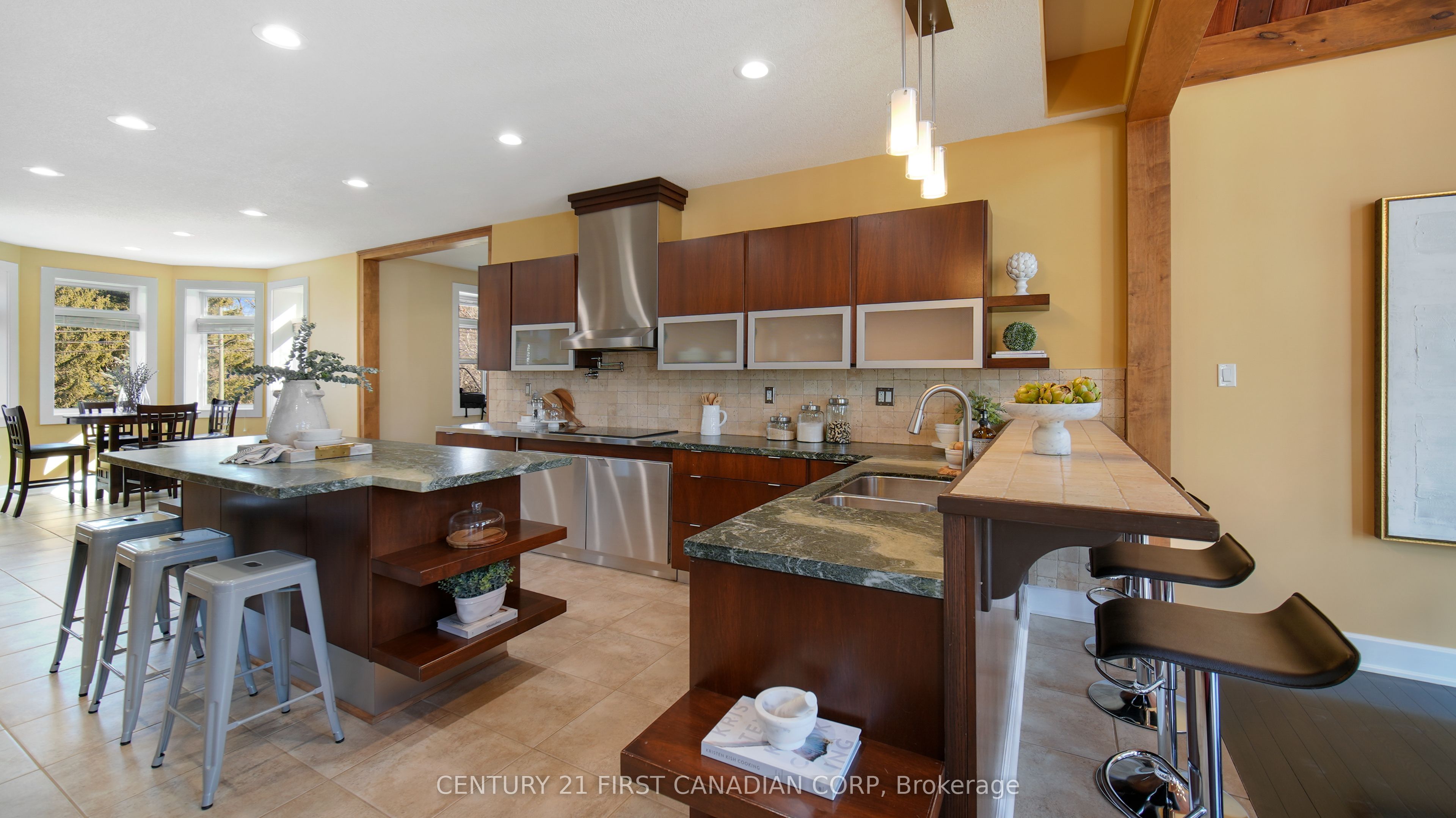1659 Hamilton Road Property Photo 8