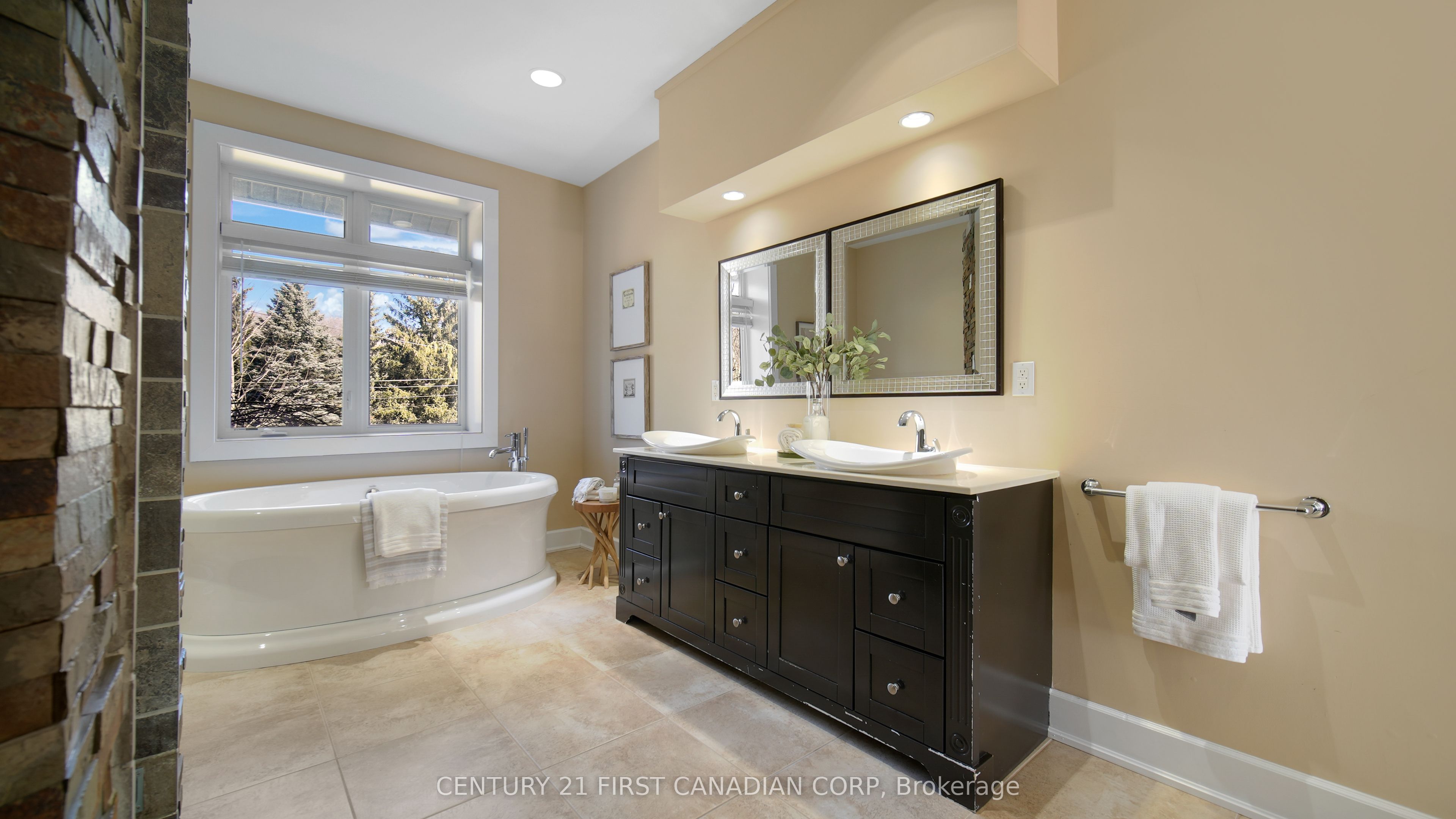 1659 Hamilton Road Property Photo 34