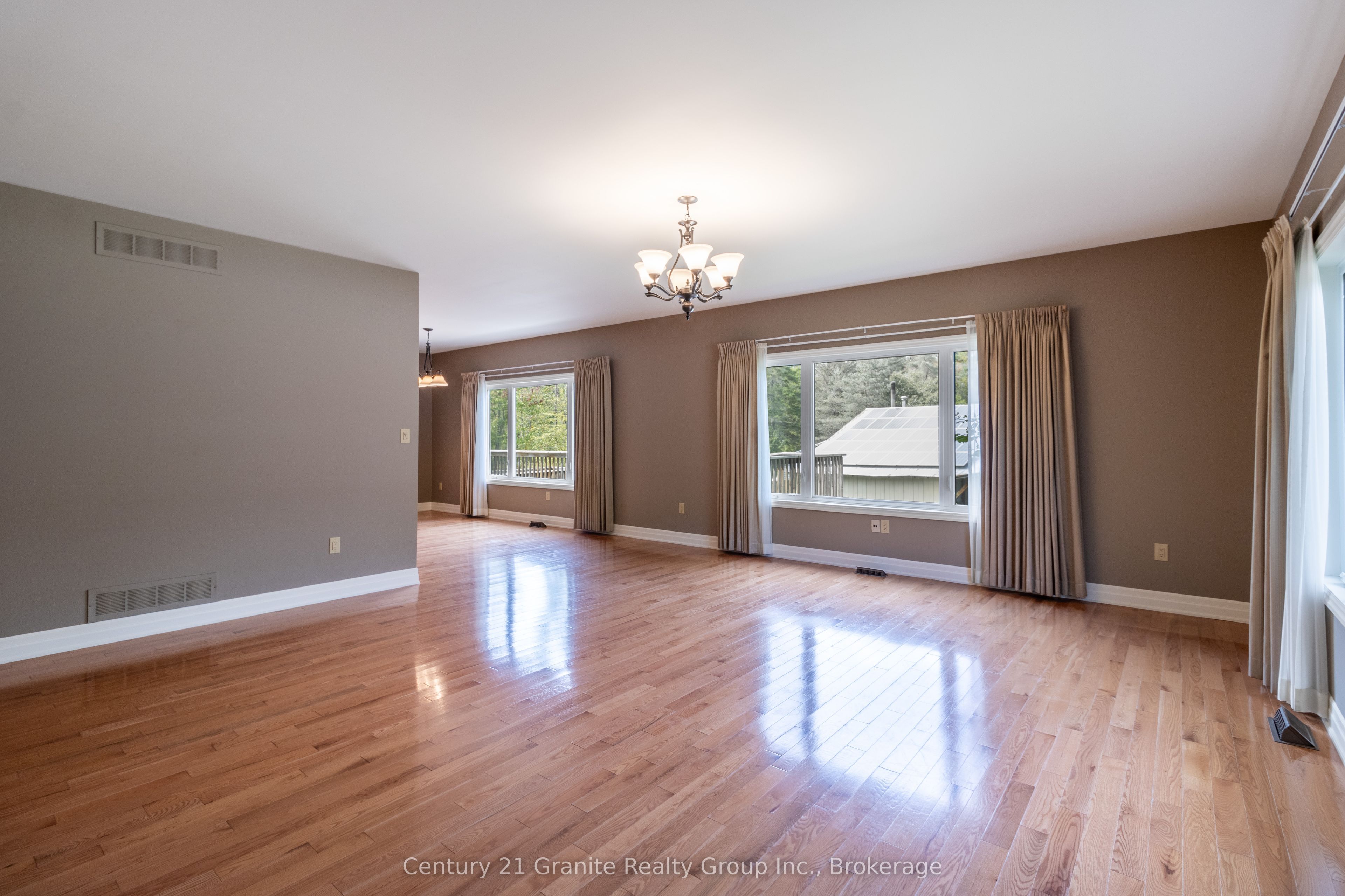 16455 Highway 35 Property Photo 5