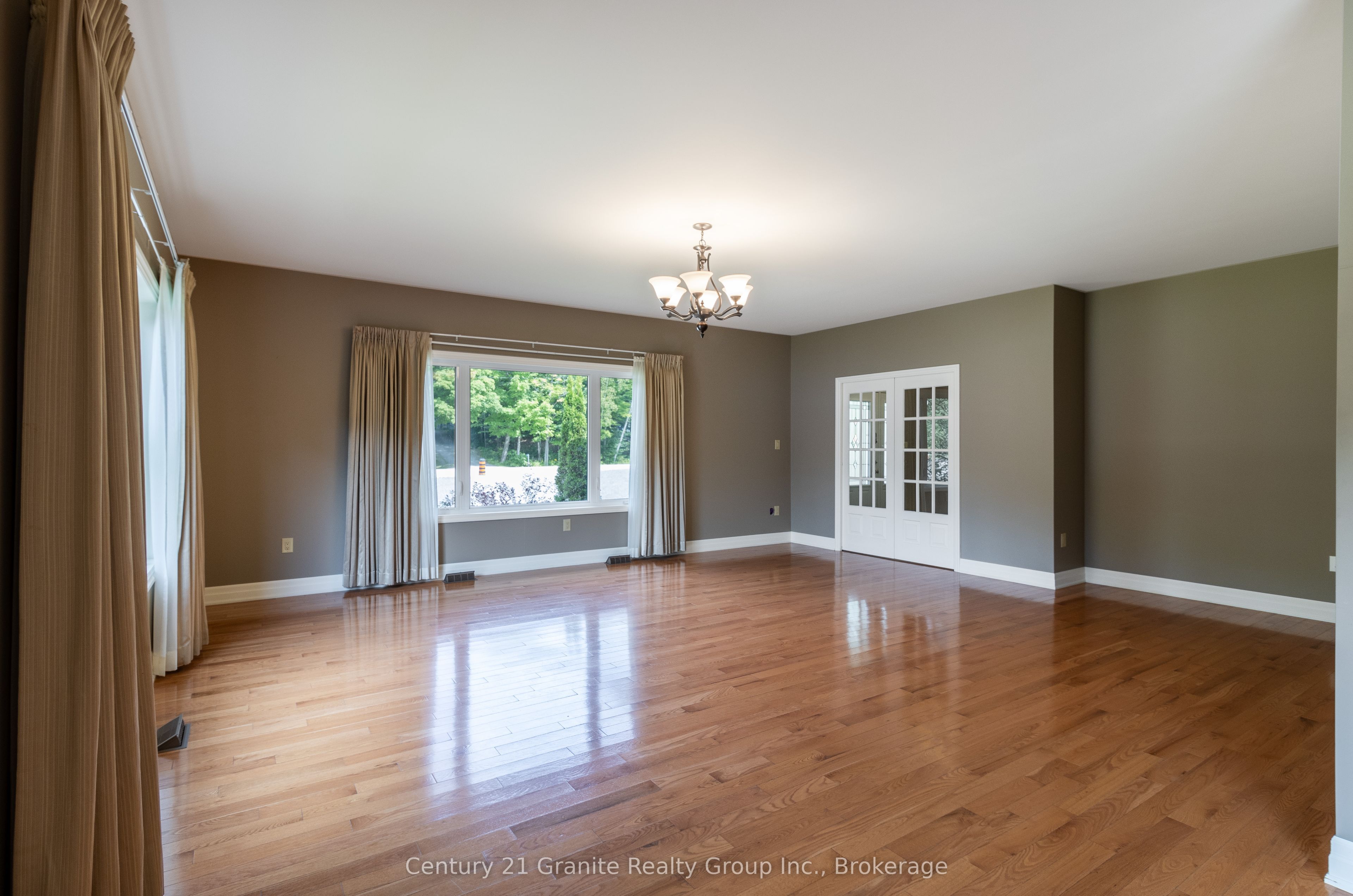 16455 Highway 35 Property Photo 6