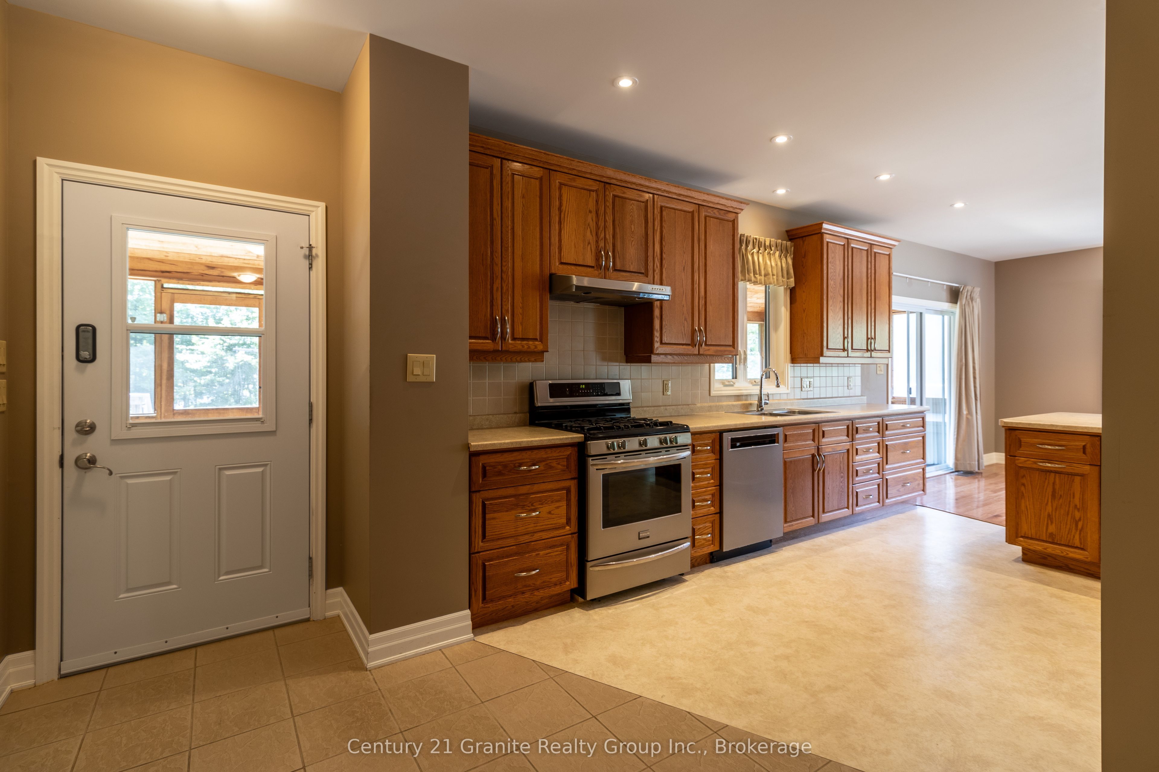 16455 Highway 35 Property Photo 10