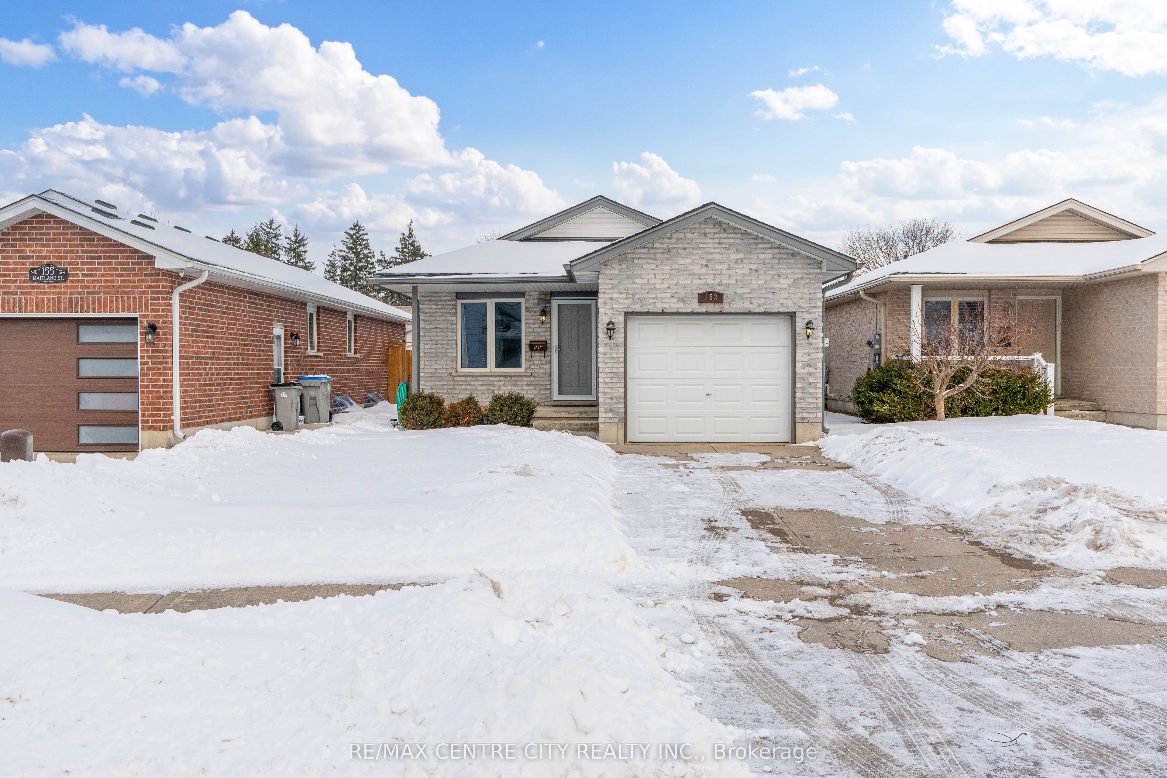 153 Maitland St Property Photo