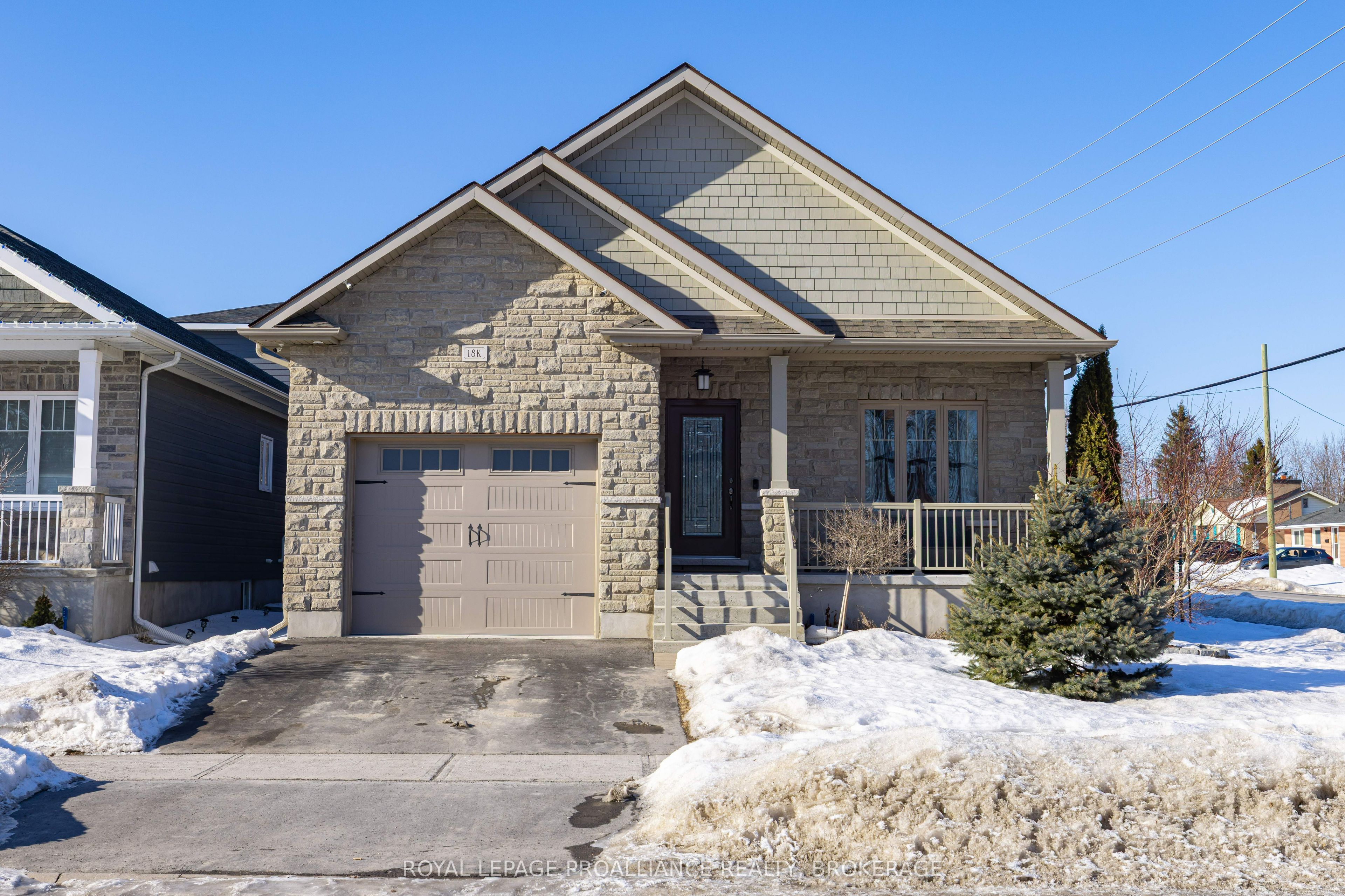 18k Manitou Crescent Property Photo 1