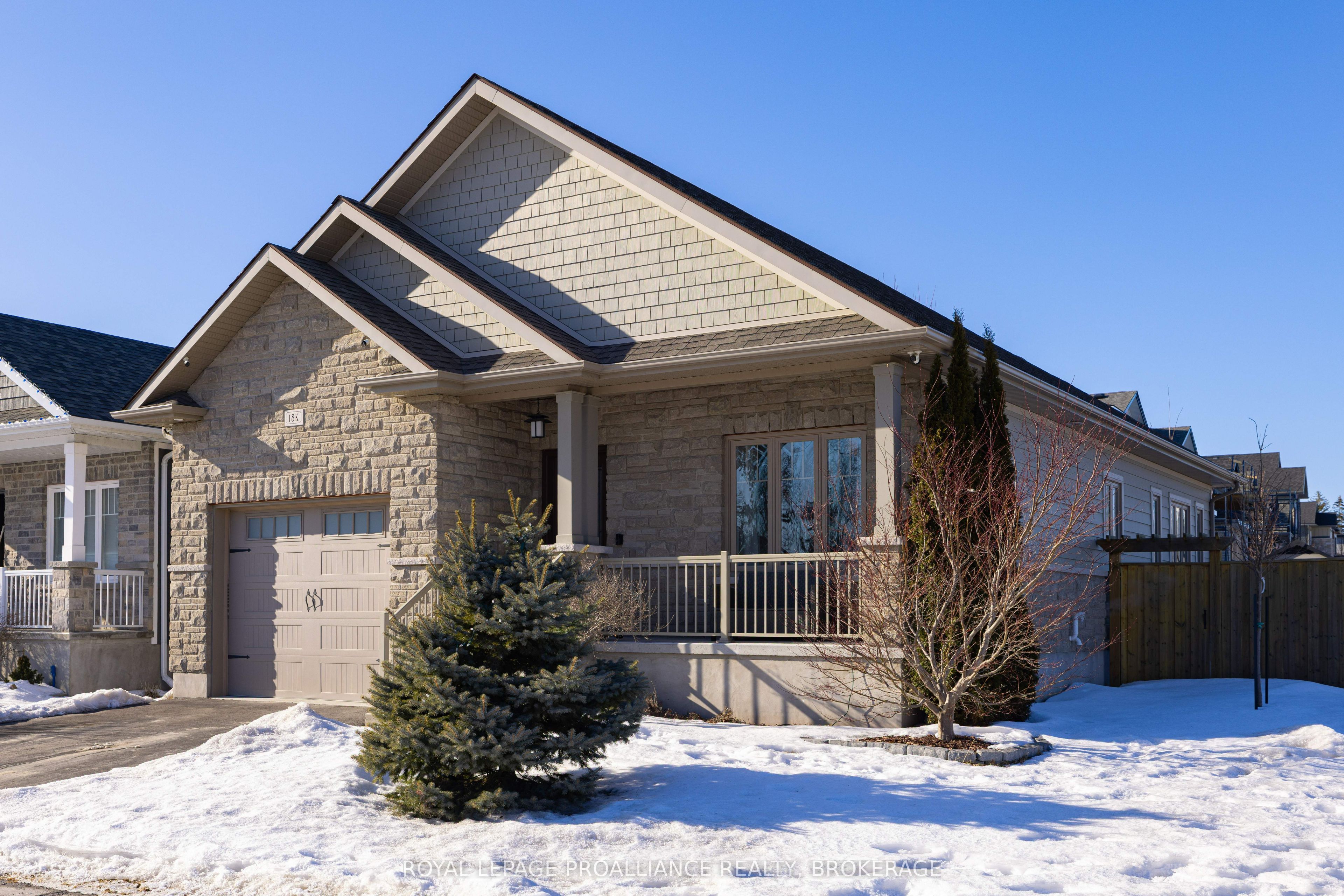 18k Manitou Crescent Property Photo 2