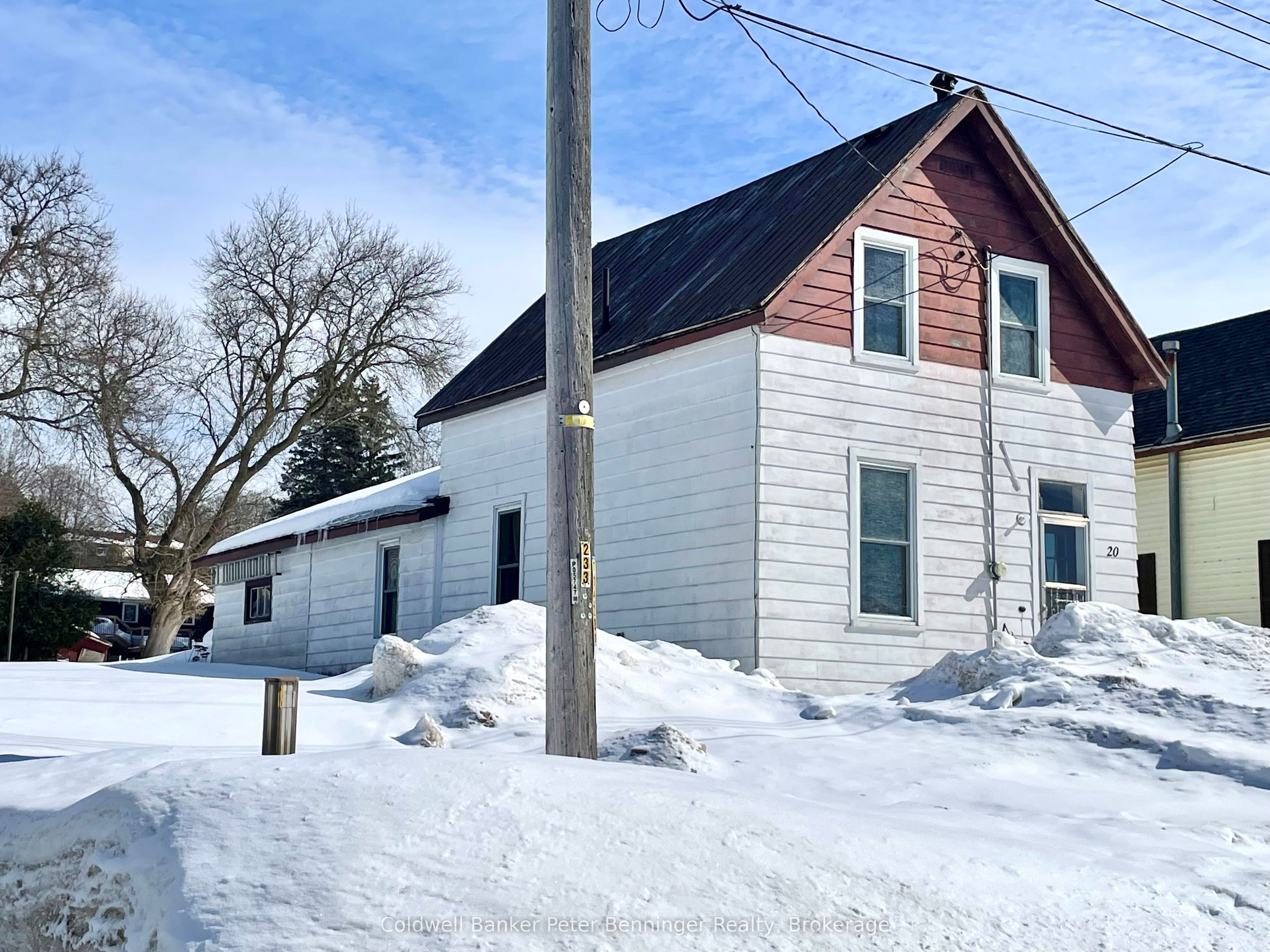 20 Elm St S Property Photo