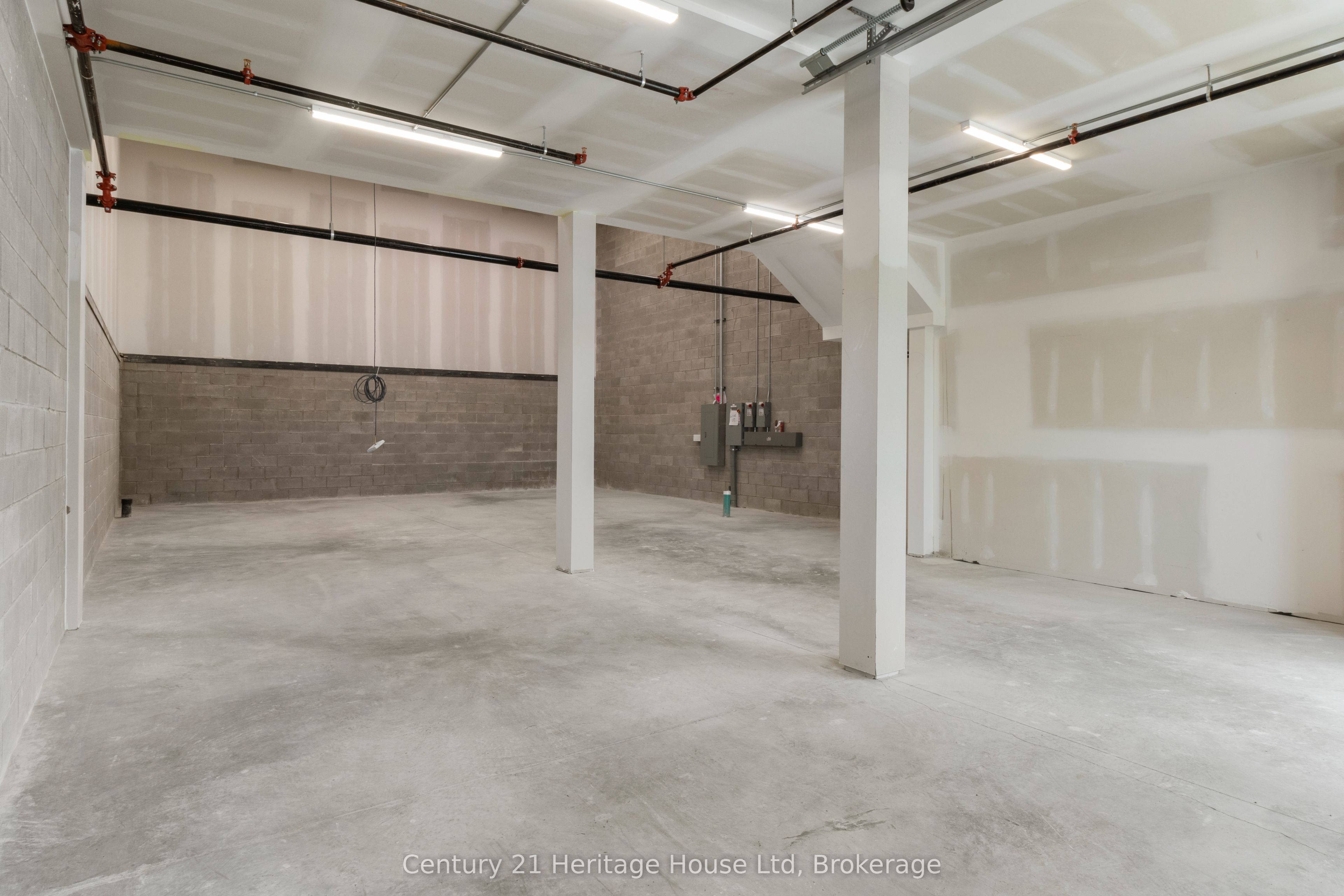 #9 - 587 Hanlon Creek Boulevard Property Photo 6