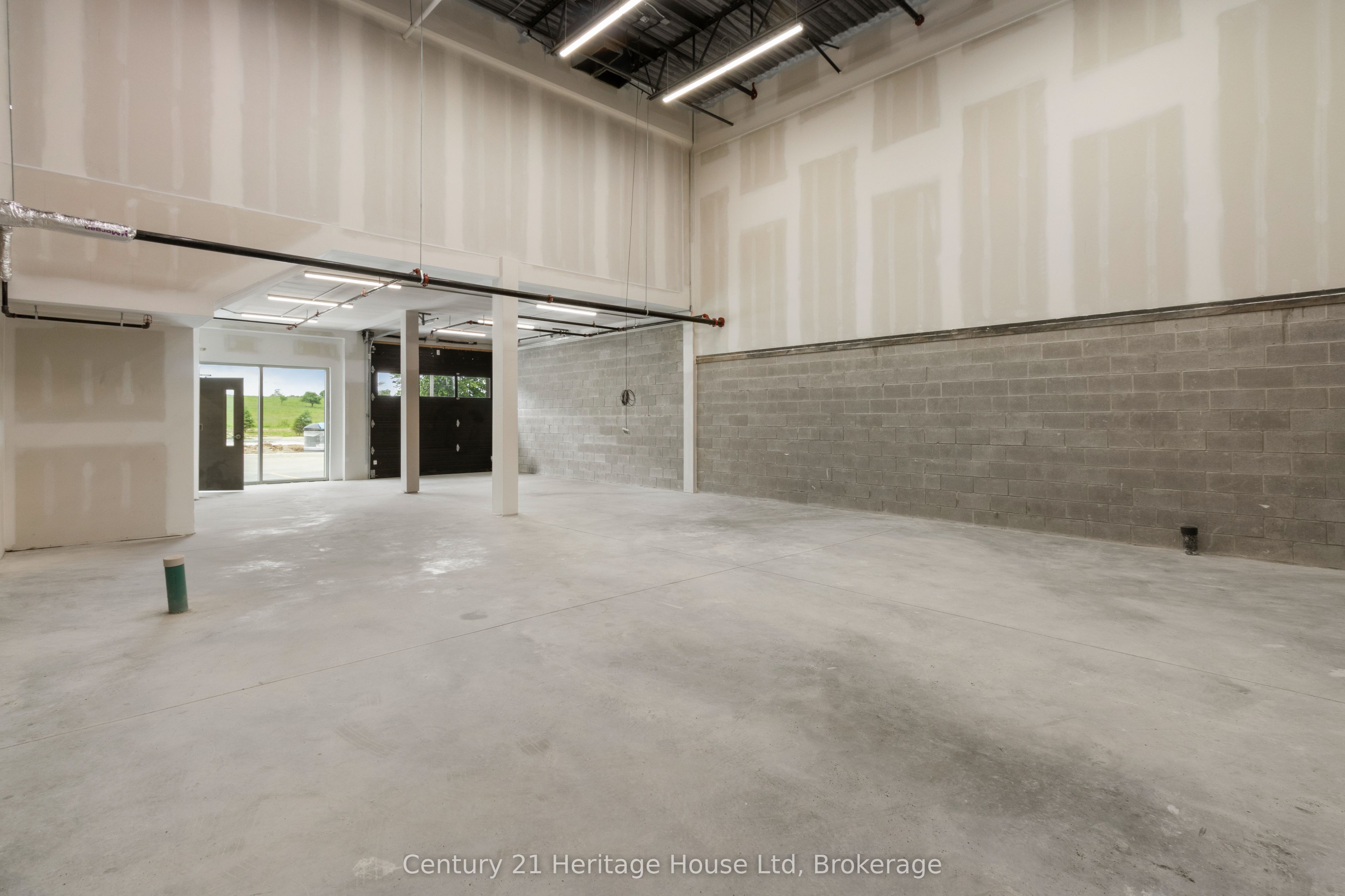 #9 - 587 Hanlon Creek Boulevard Property Photo 7