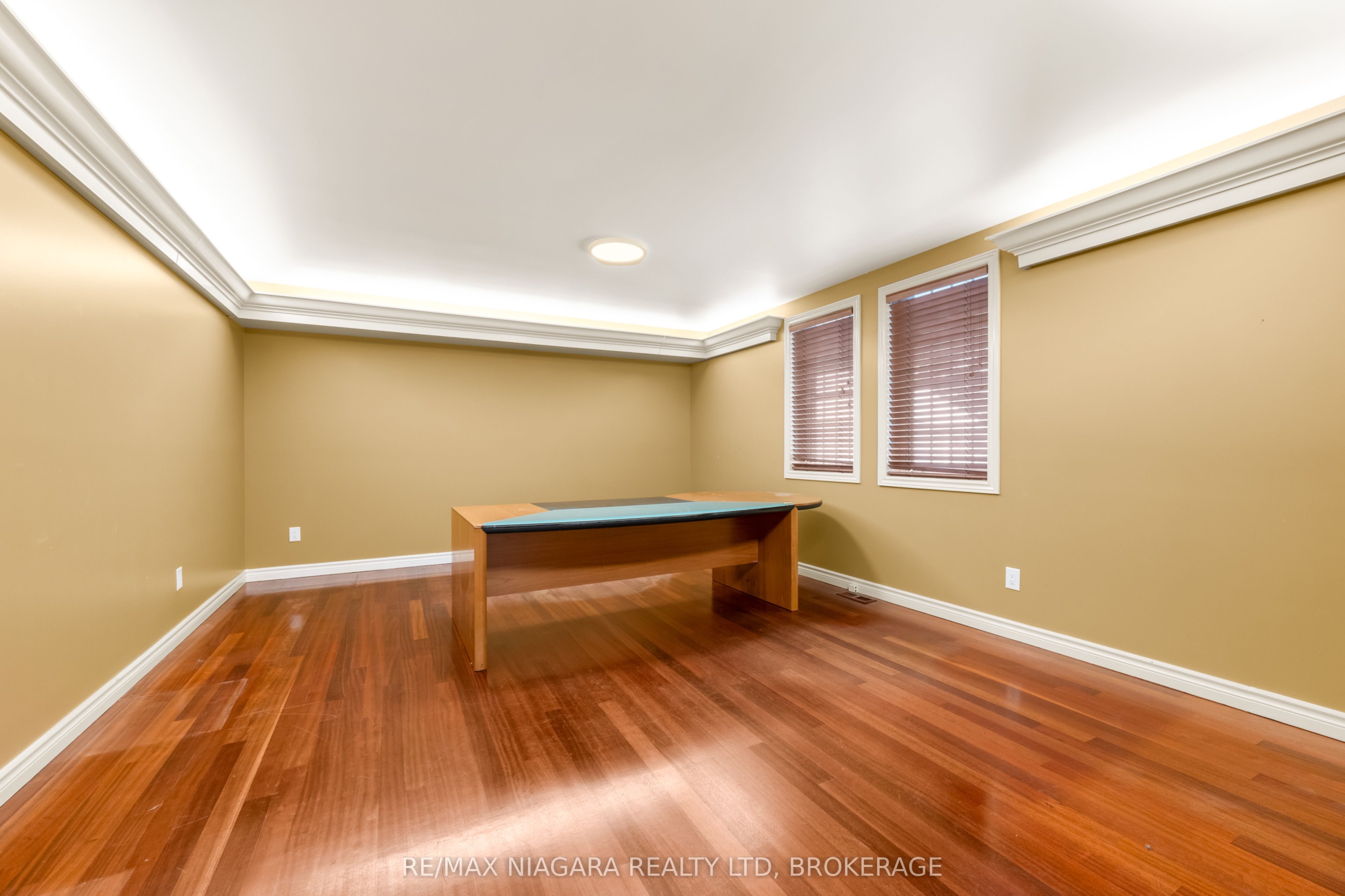 4850 Hillside Drive Property Photo 7