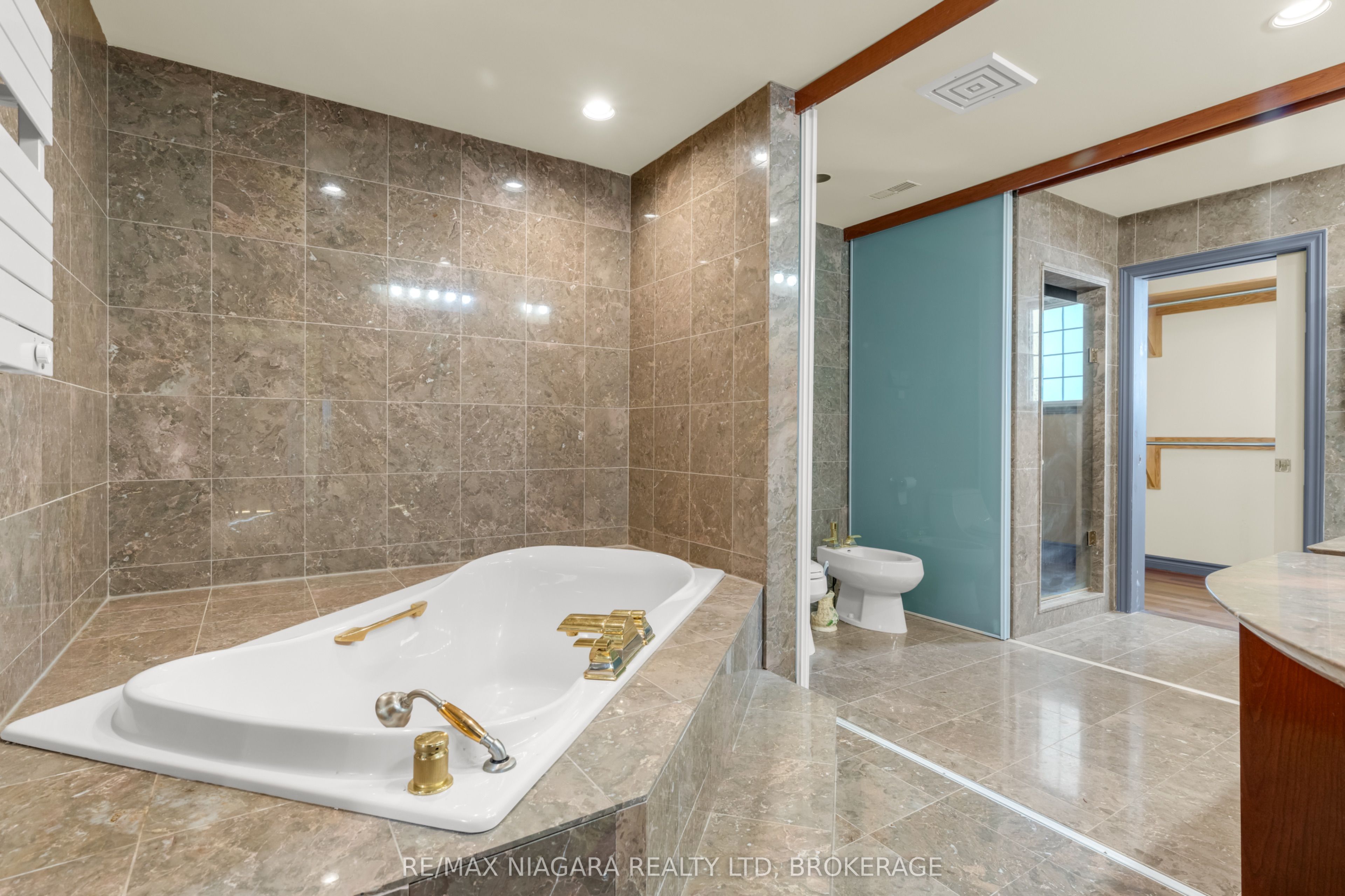 4850 Hillside Drive Property Photo 24