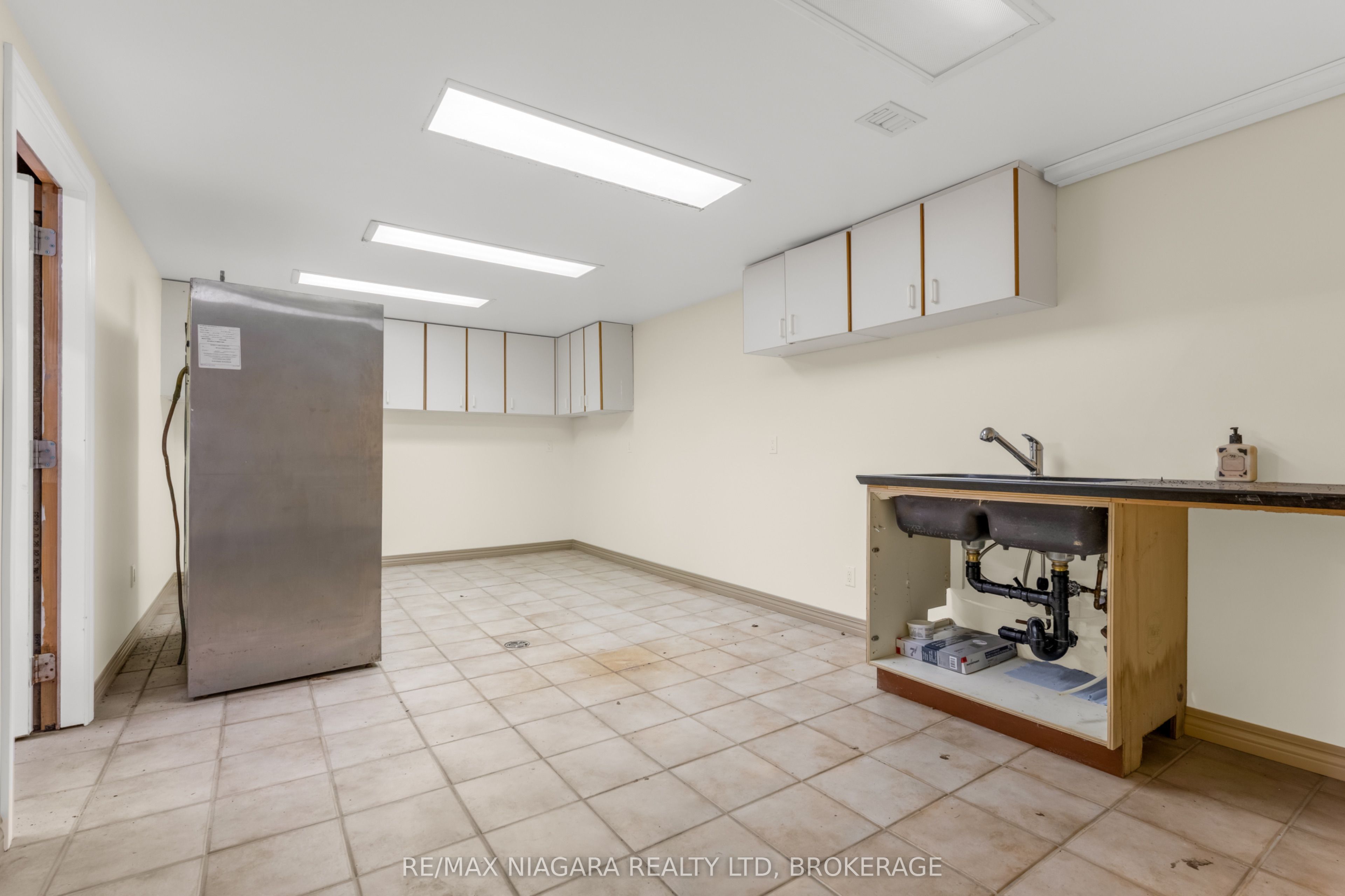4850 Hillside Drive Property Photo 38
