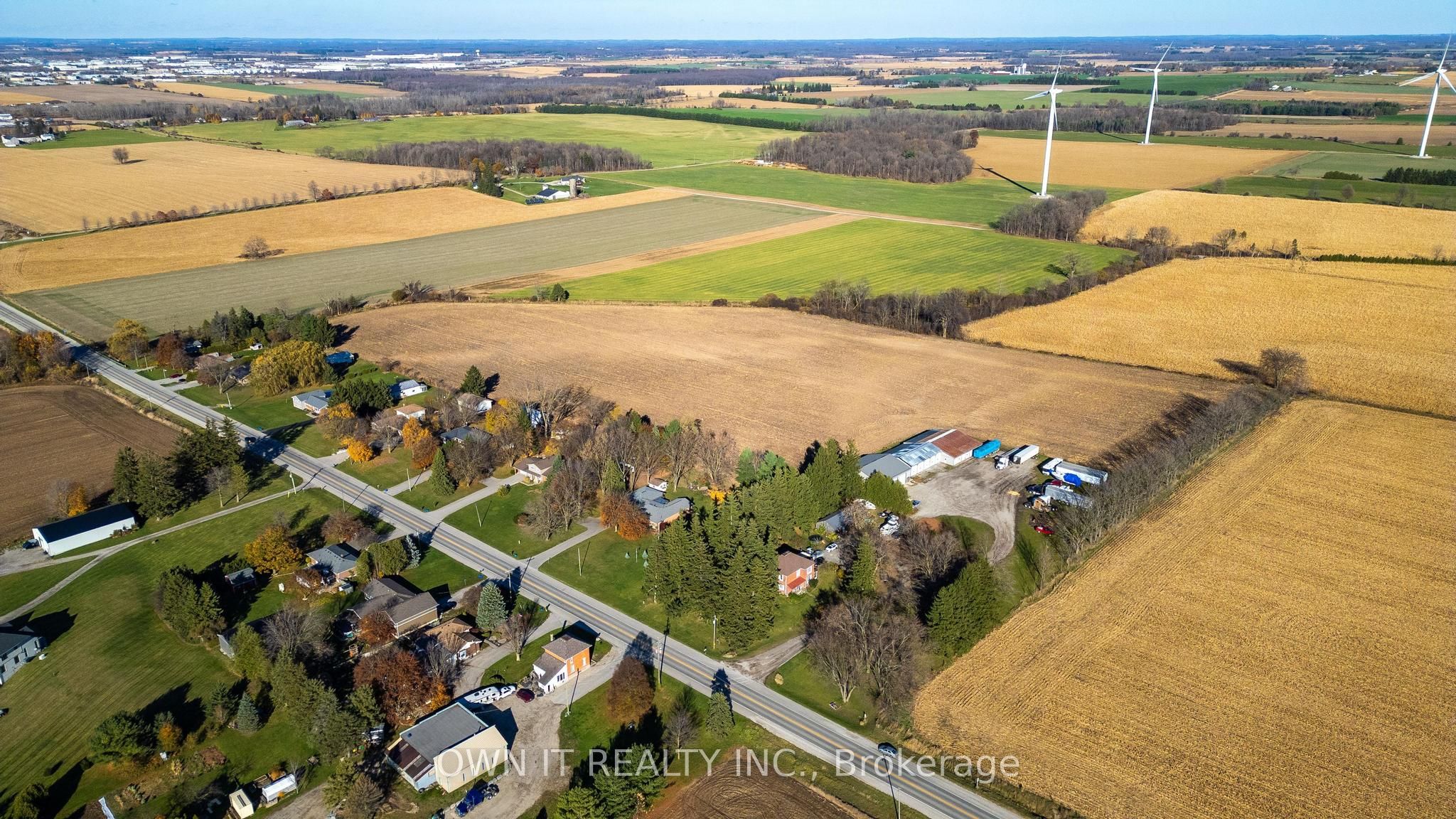 594440 59 Highway S Property Photo 4
