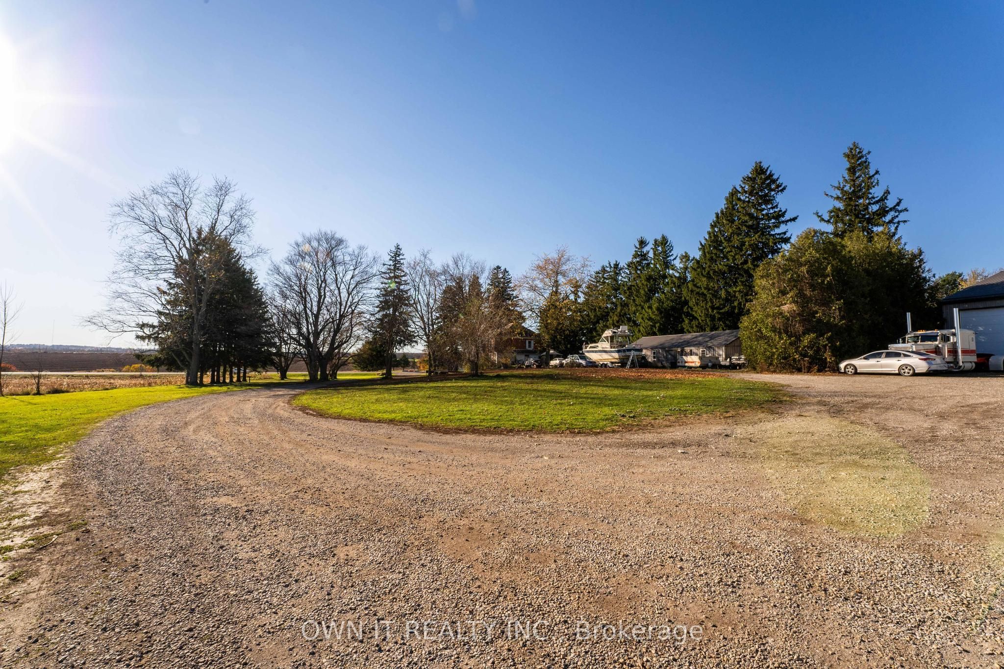594440 59 Highway S Property Photo 6