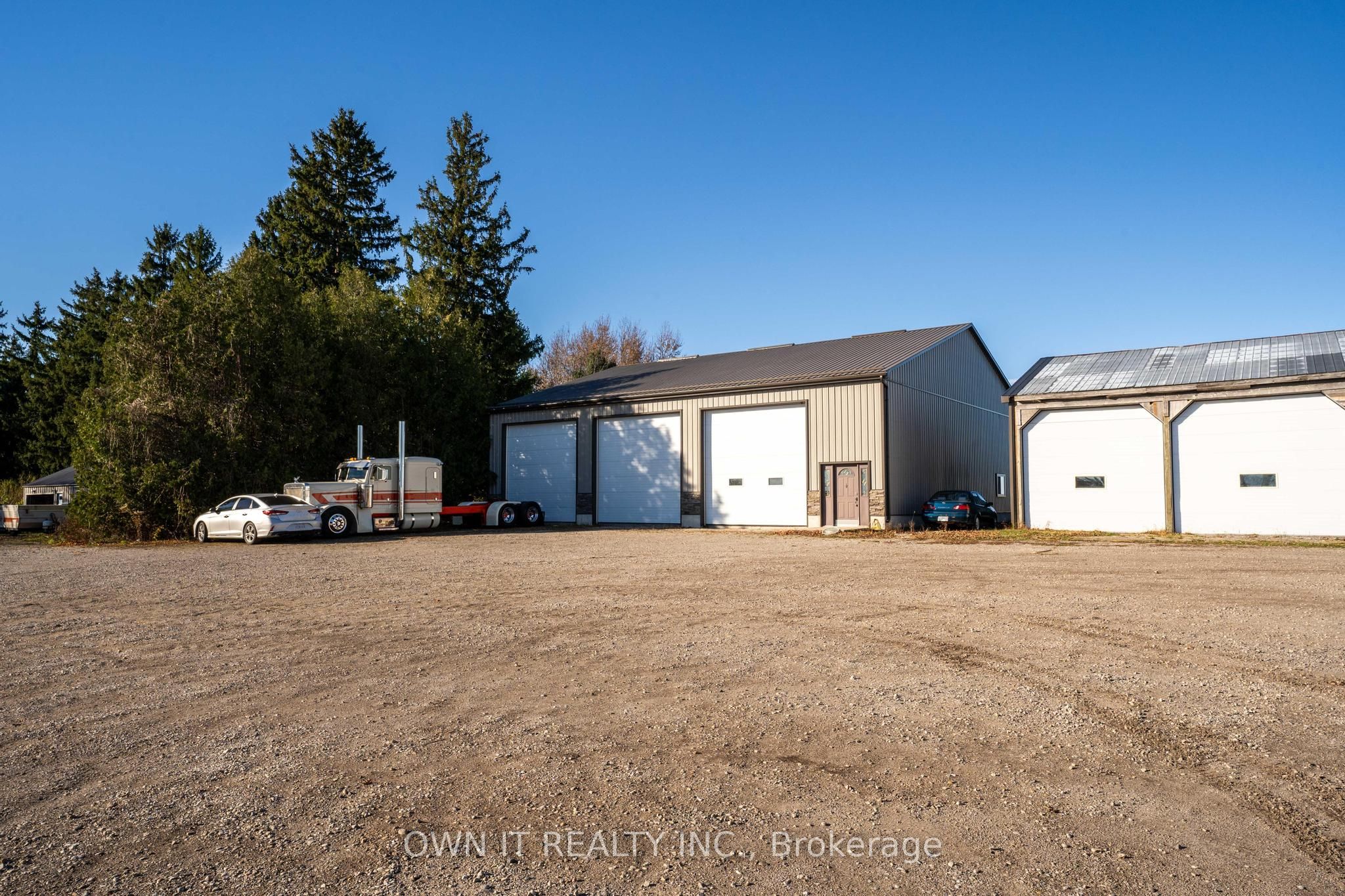 594440 59 Highway S Property Photo 11