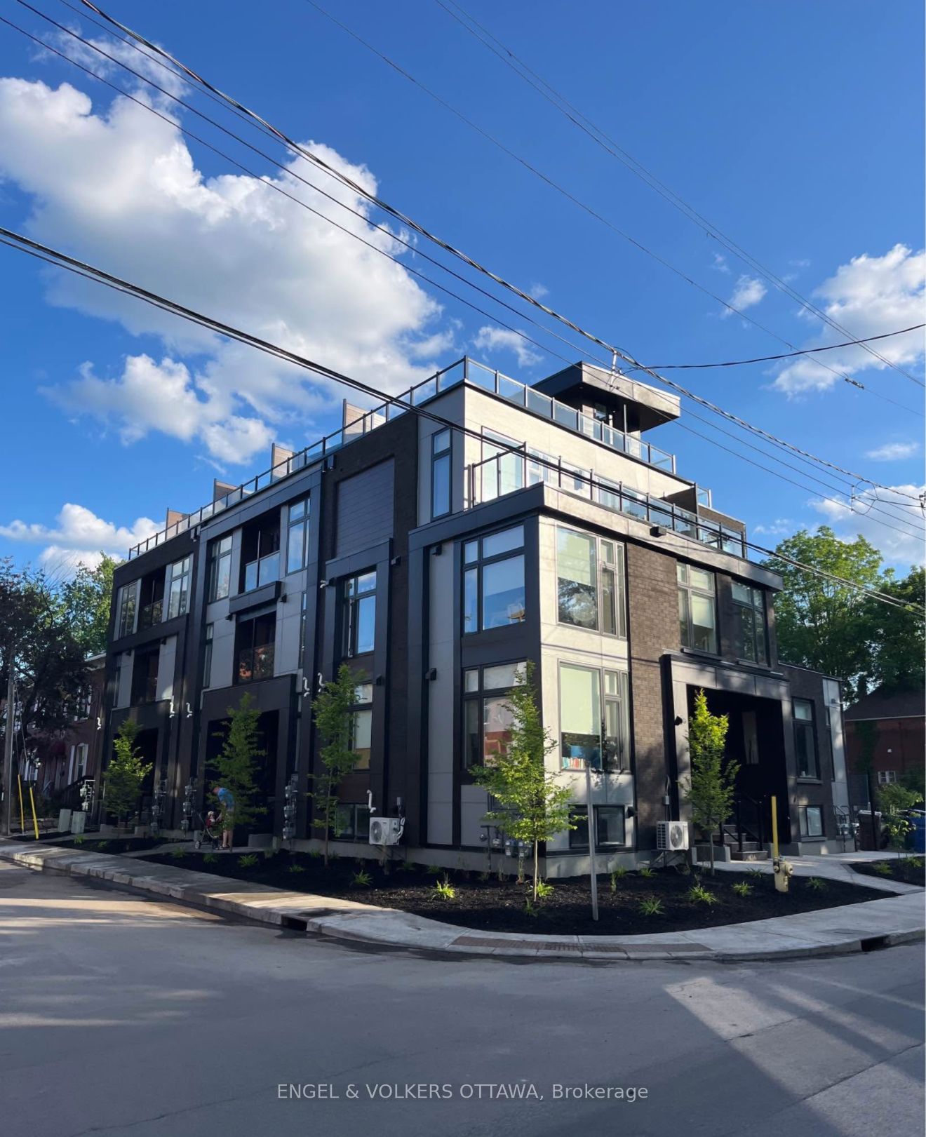 K1s 2m8 Real Estate Listings Main Image
