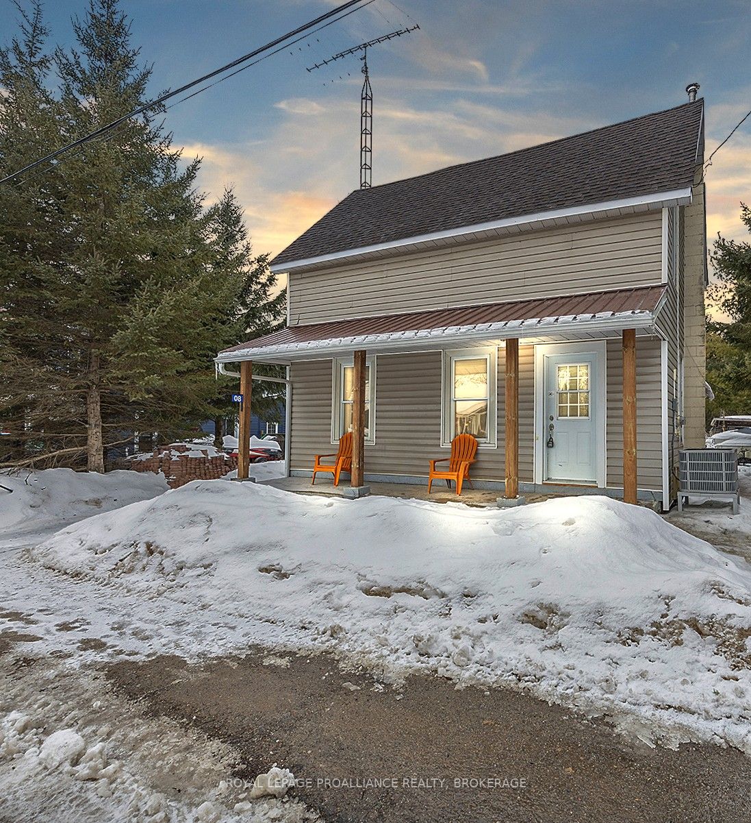 8 Halladay Street Property Photo