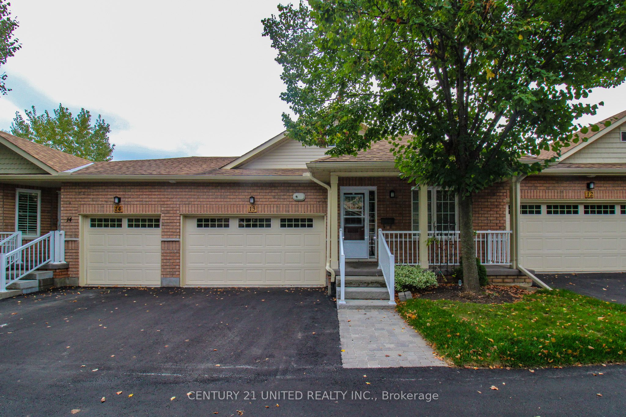 ##13 - 877 Wentworth Street Property Photo