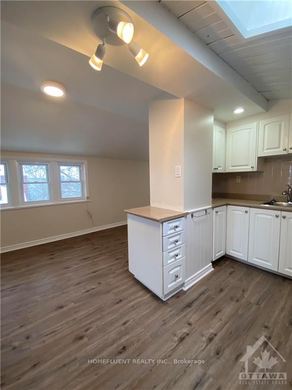 209 Loretta Avenue S Property Photo 10