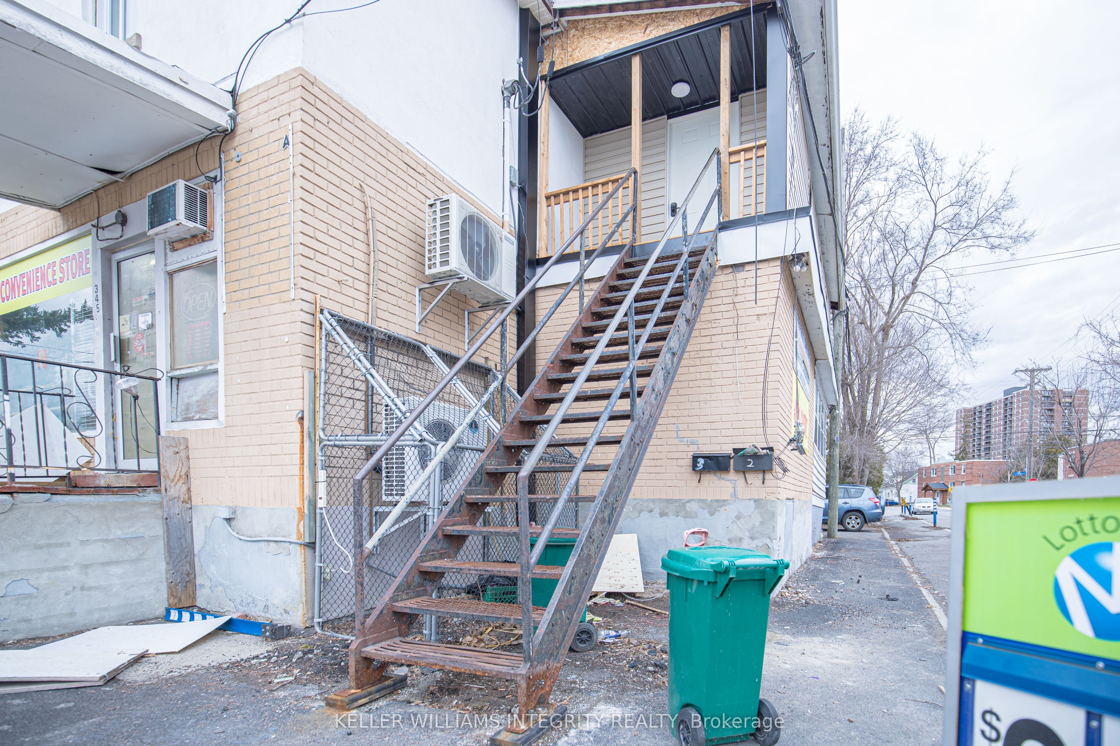 345 Richelieu Ave Property Photo