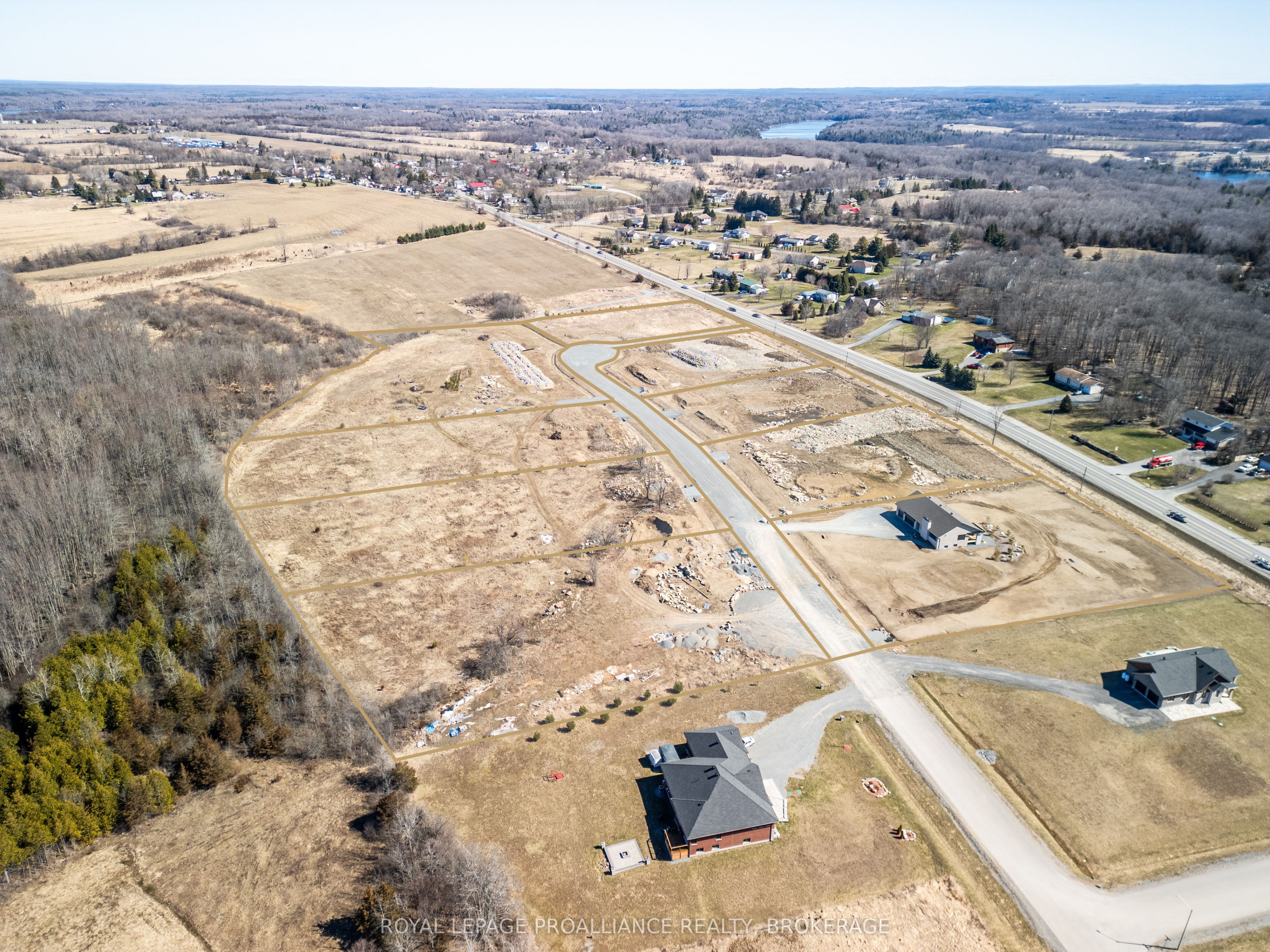 186 Summerside Drive Property Photo 8