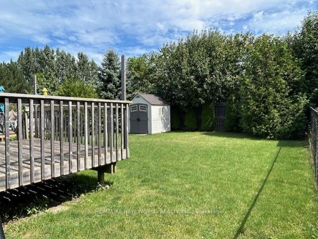 2381 9th Avenue E Property Photo 3