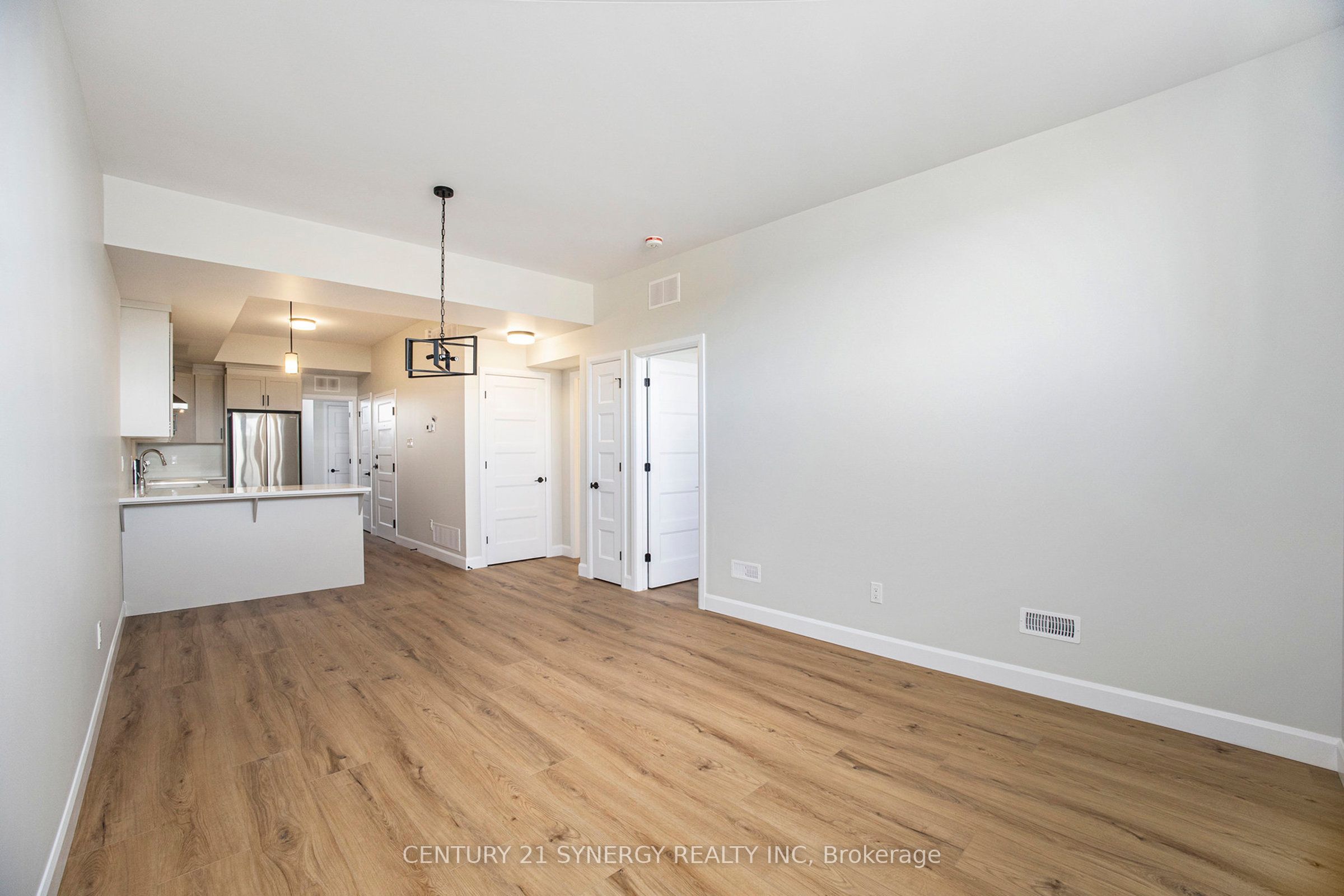 65 Helen Street B Property Photo 3