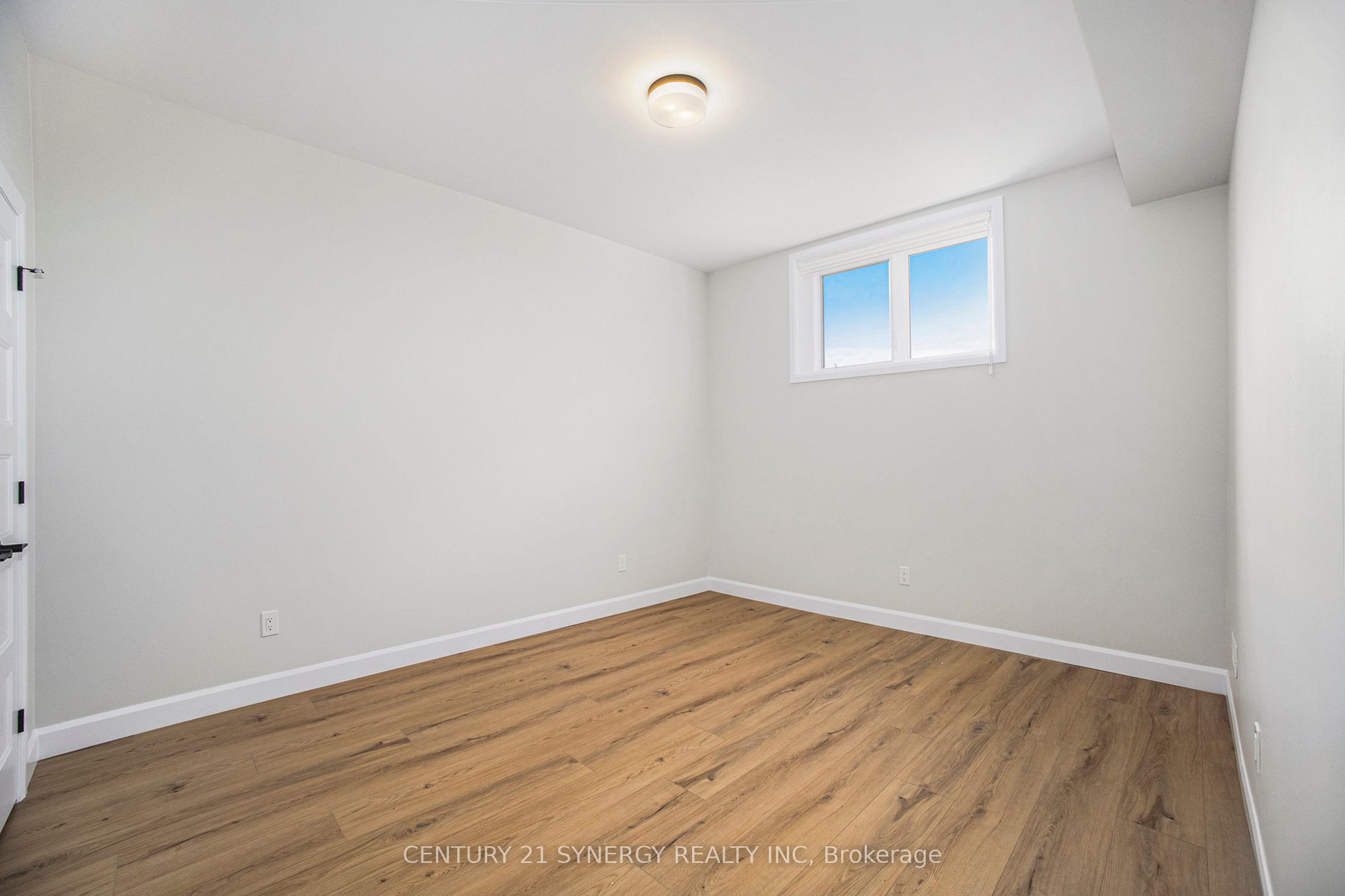 65 Helen Street B Property Photo 8