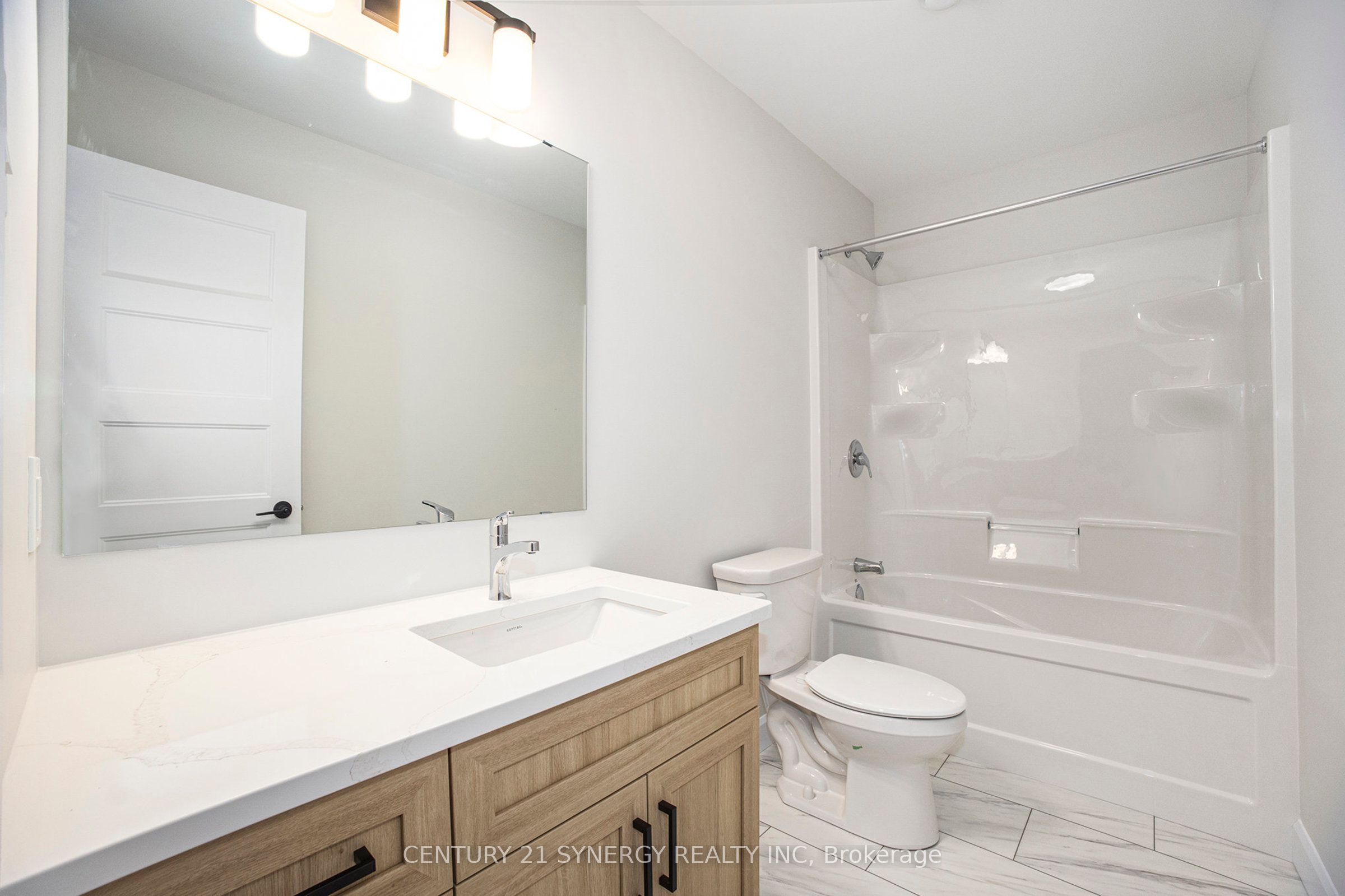 65 Helen Street B Property Photo 10