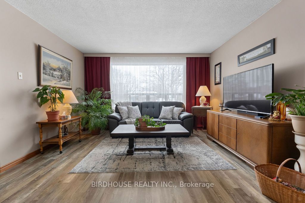202 Mary Street Property Photo 6