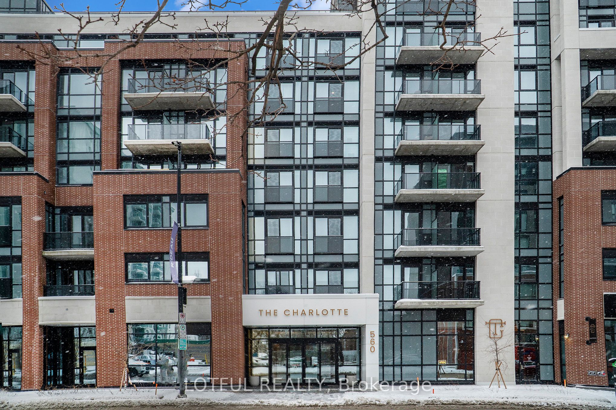 #702 - 560 Rideau Street Property Photo